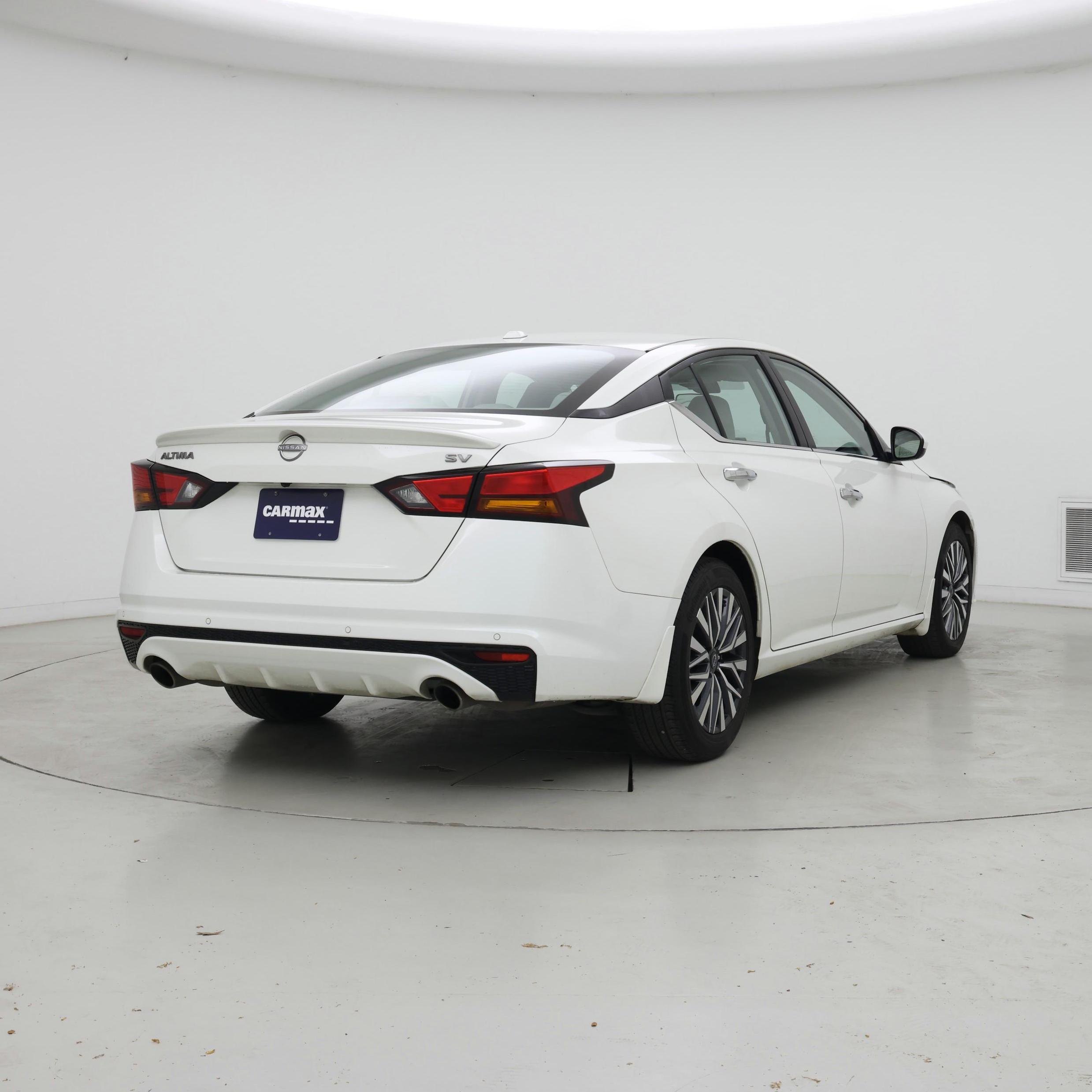 Thumbnail: 2023 Nissan Altima - 8