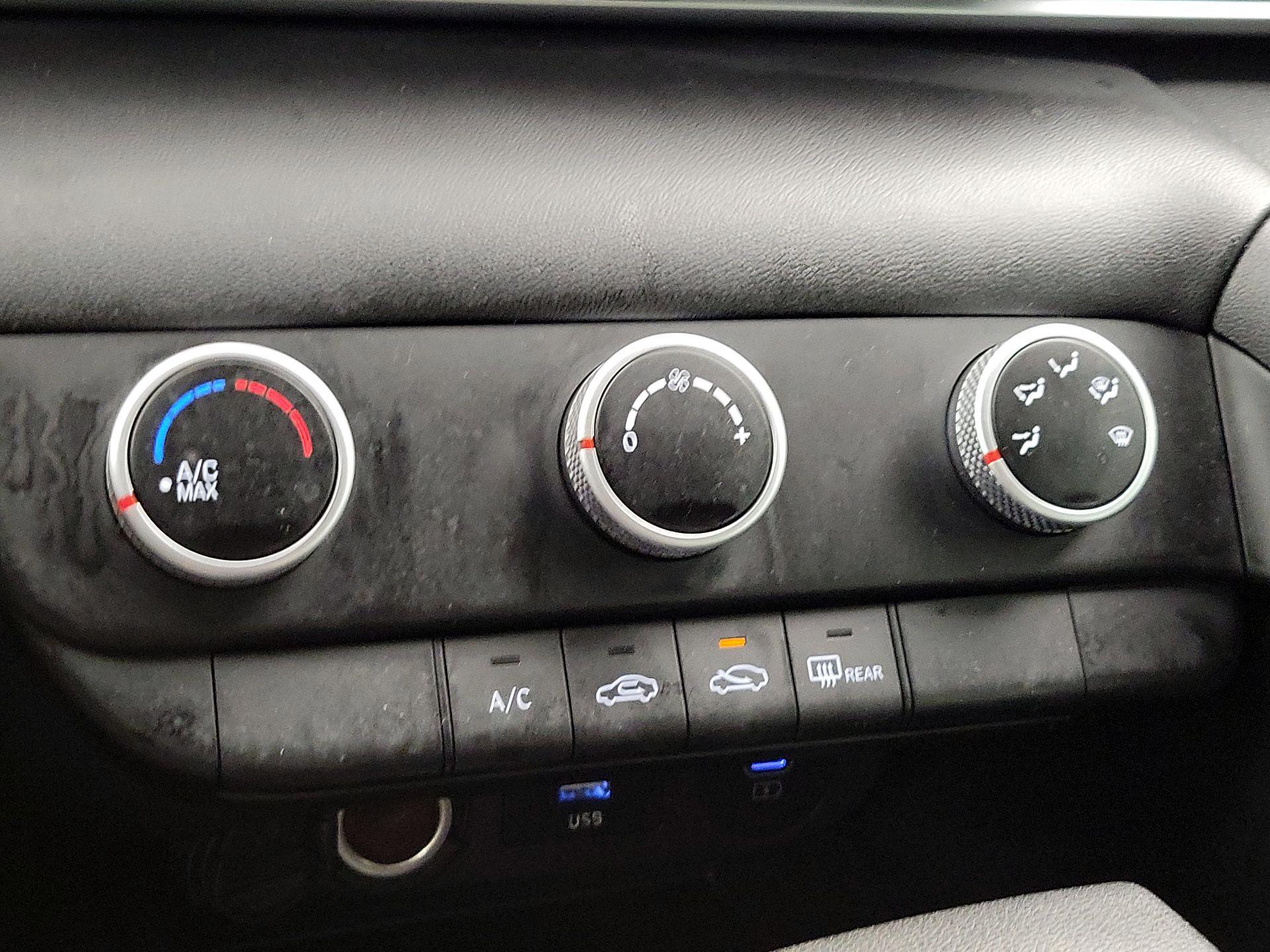 Thumbnail: 2024 Hyundai Elantra - 16