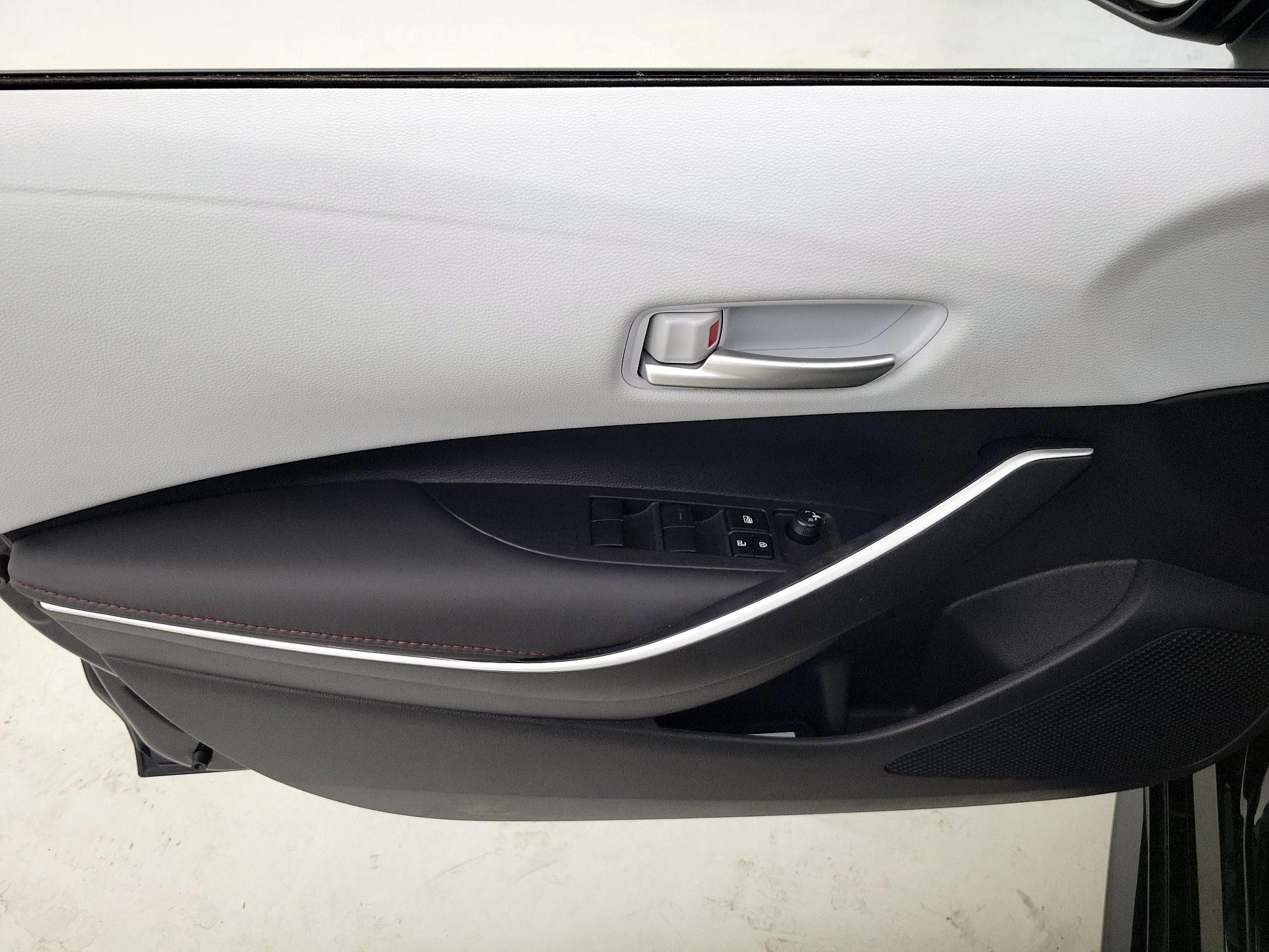 Thumbnail: 2025 Toyota Corolla - 12