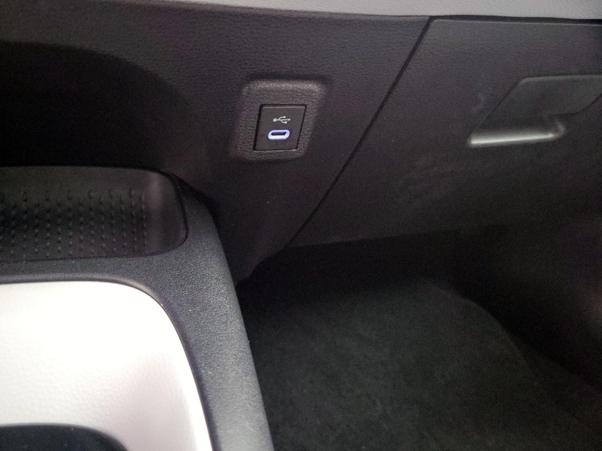 Thumbnail: 2025 Toyota Corolla - 18