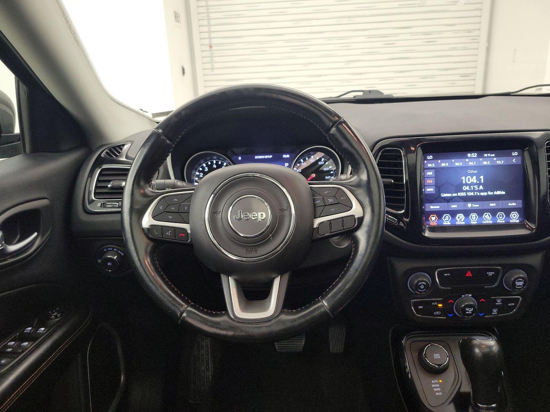 Thumbnail: 2020 Jeep Compass - 10