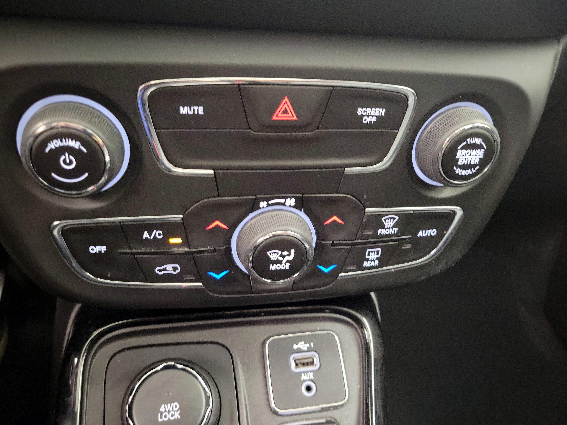 Thumbnail: 2020 Jeep Compass - 16
