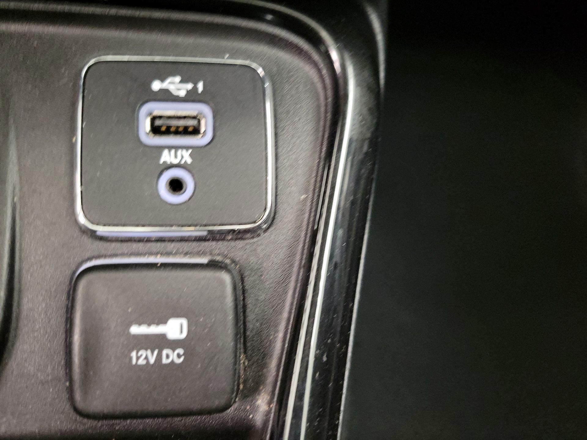 Thumbnail: 2020 Jeep Compass - 18