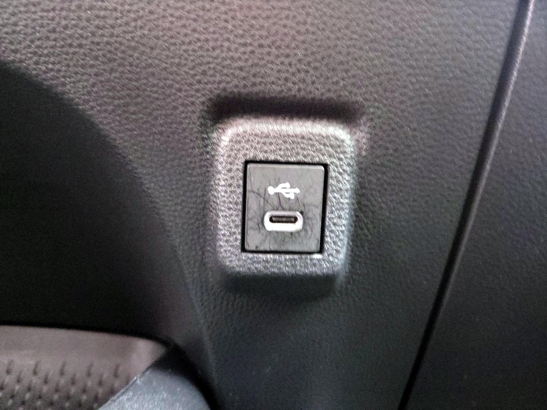 Thumbnail: 2025 Toyota Corolla - 18