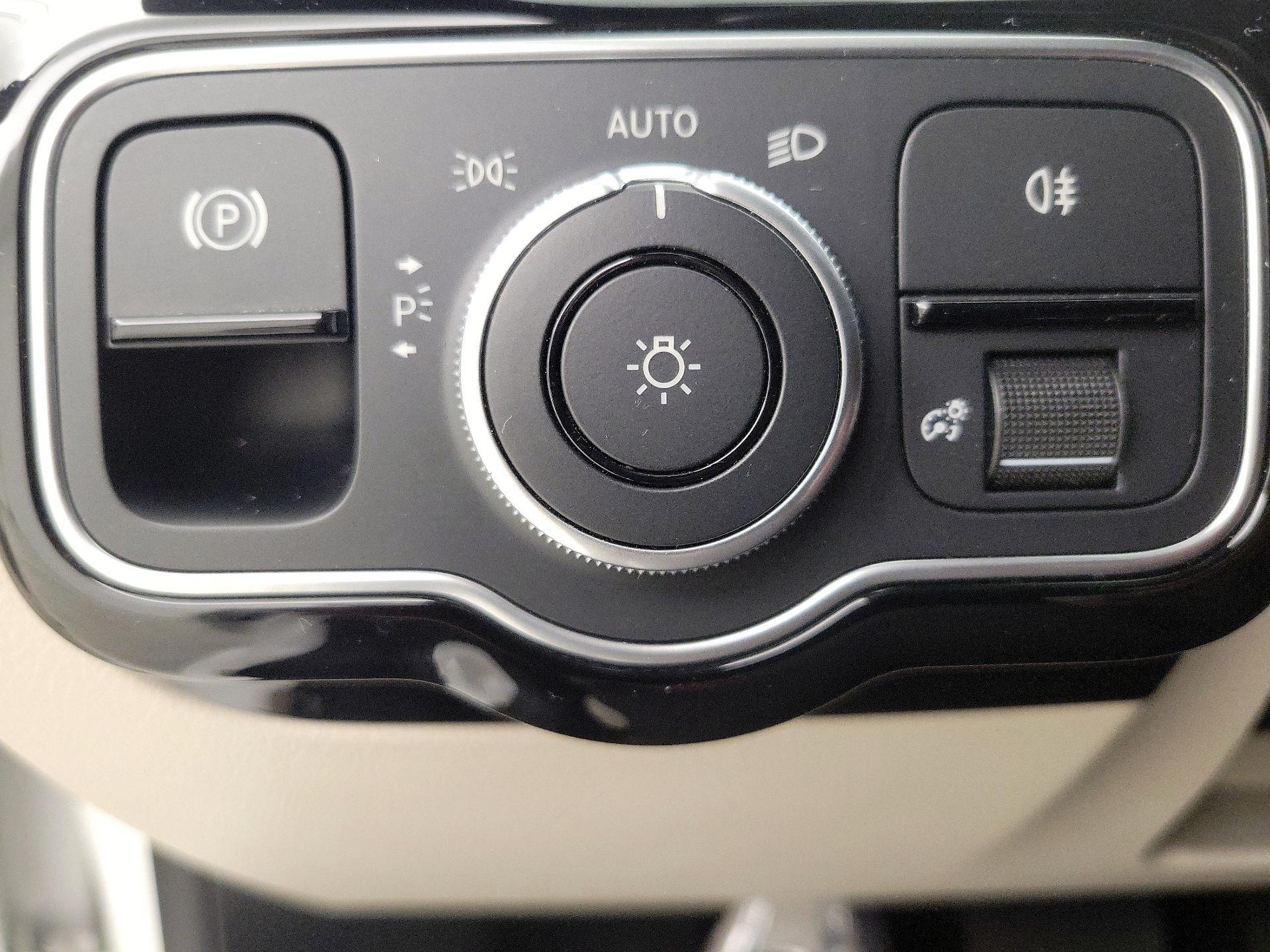 Thumbnail: 2025 Mercedes-Benz CLA - 13