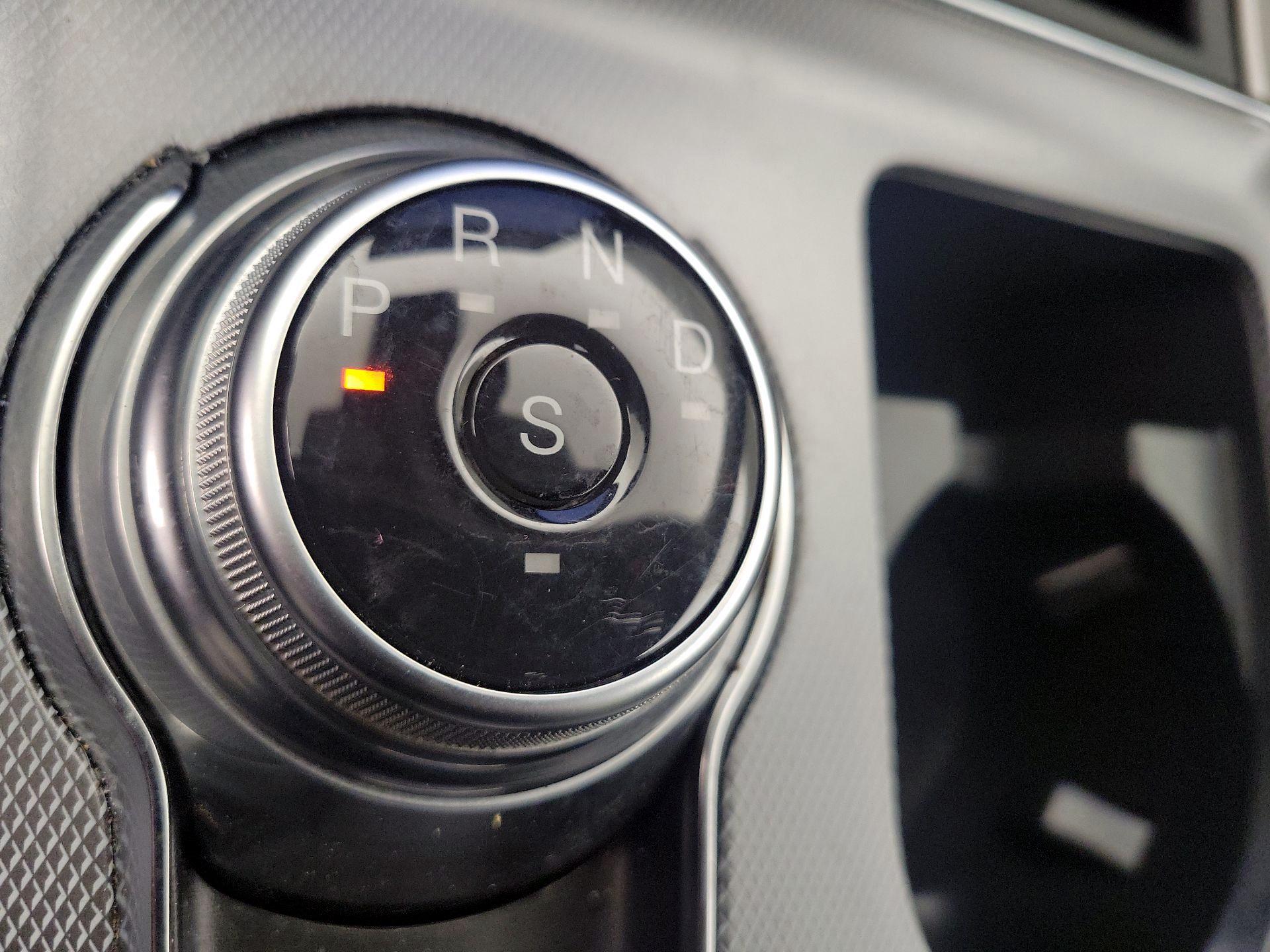 Thumbnail: 2021 Ford Edge - 17