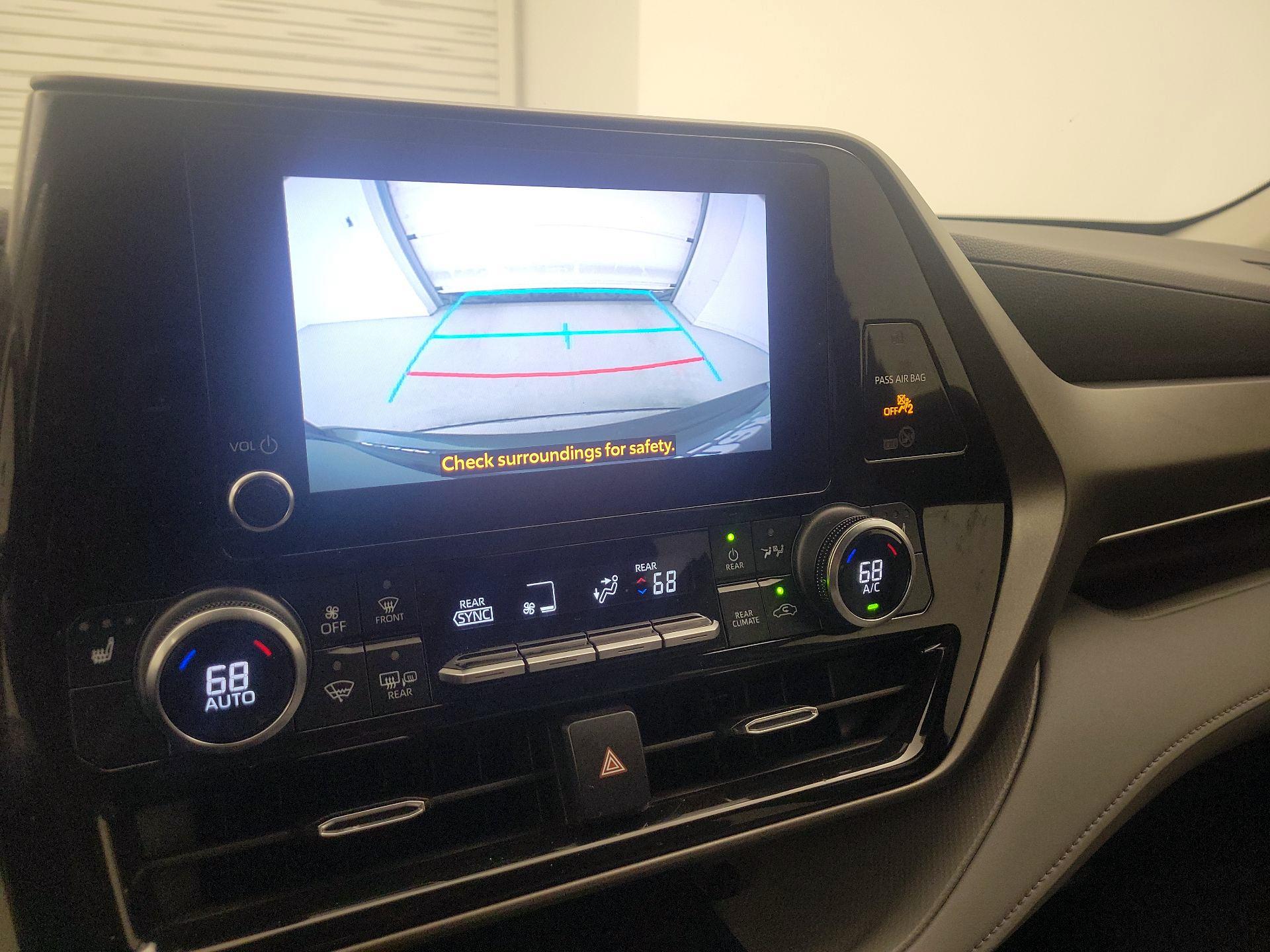 Thumbnail: 2023 Toyota Highlander - 14