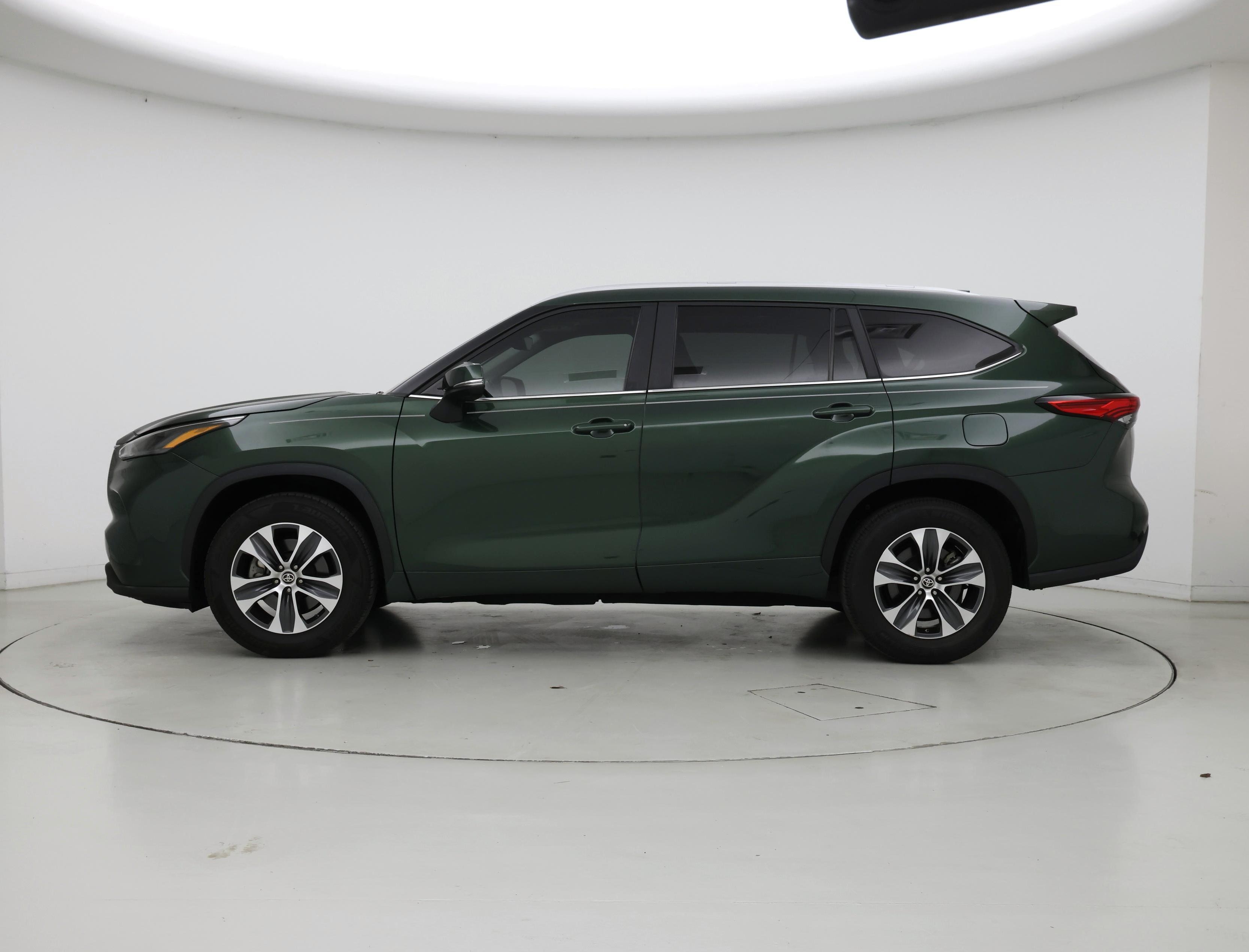 Thumbnail: 2023 Toyota Highlander - 3