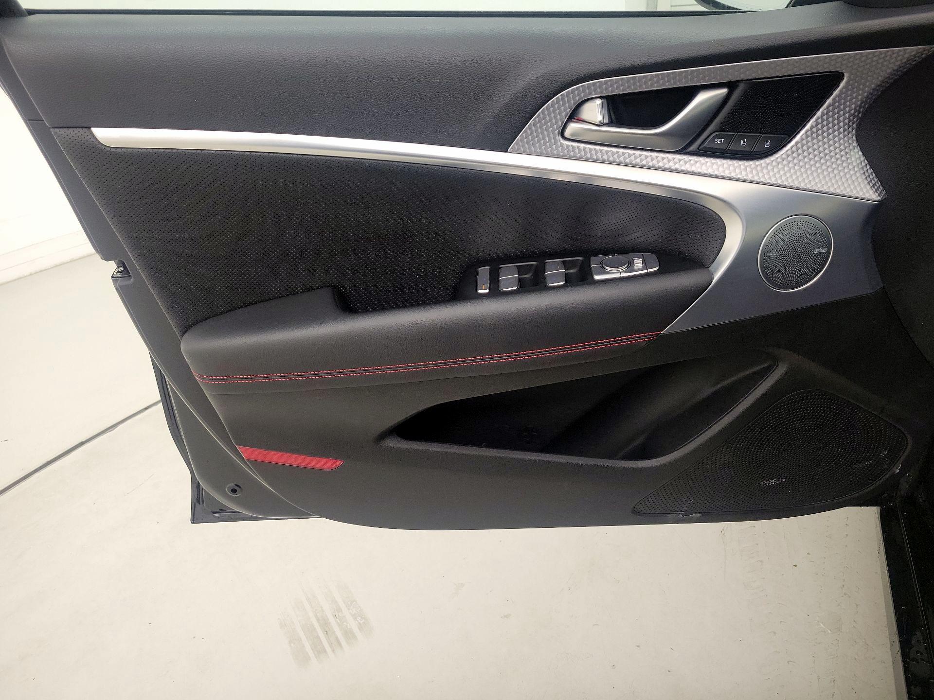 Thumbnail: 2023 Genesis G70 - 12