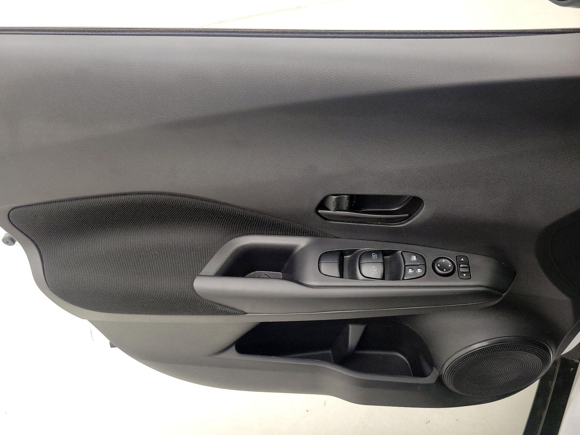 Thumbnail: 2023 Nissan Kicks - 12