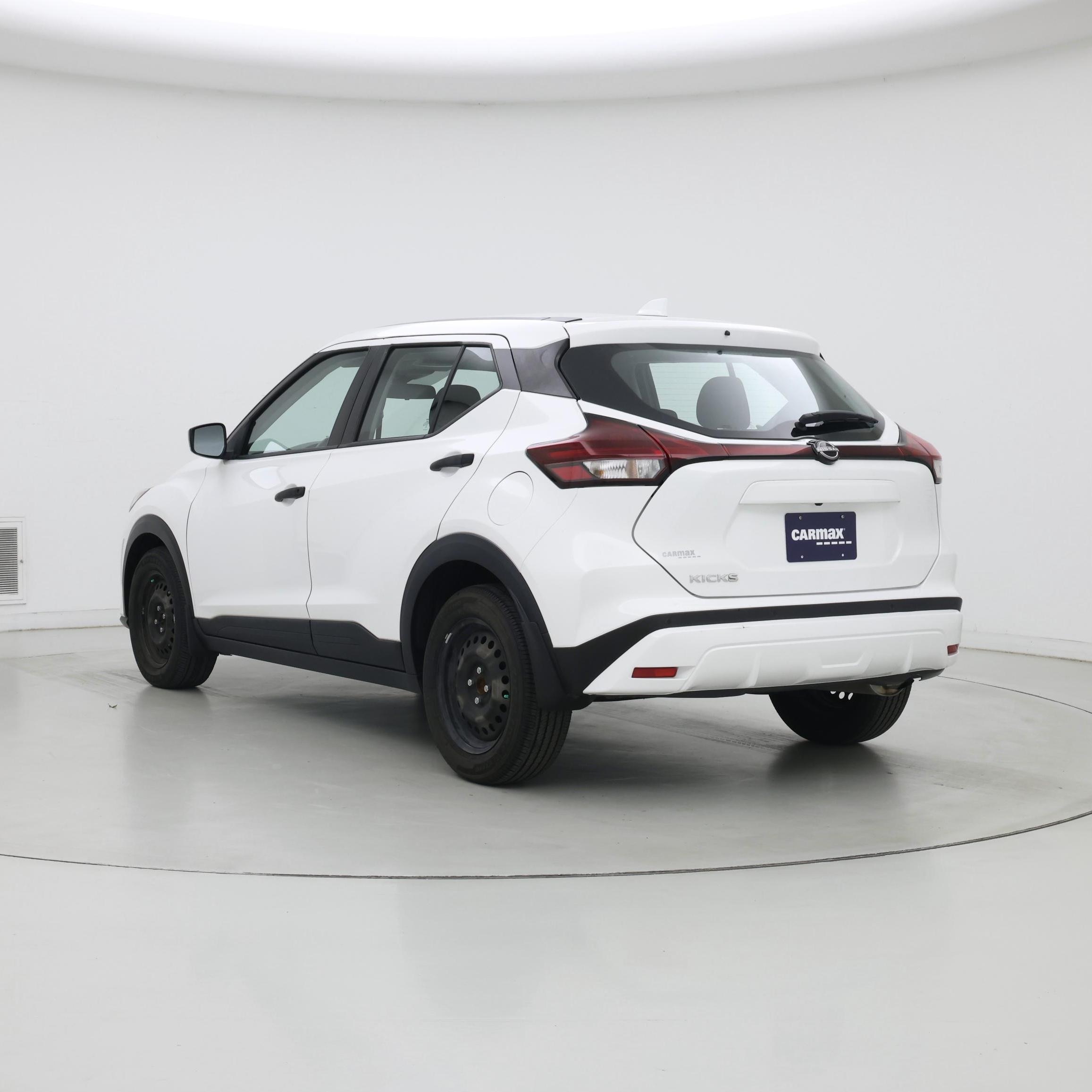 Thumbnail: 2023 Nissan Kicks - 2