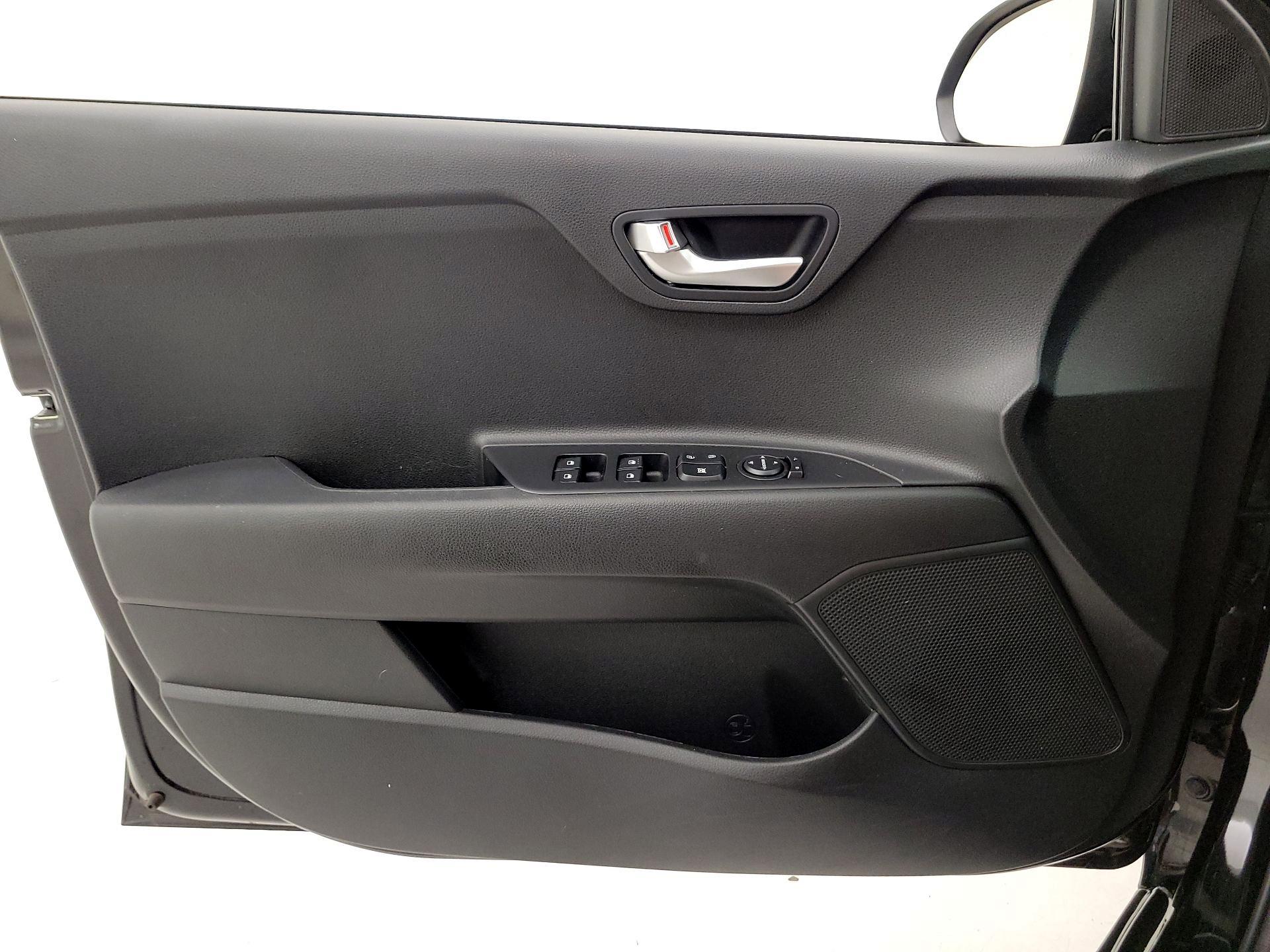 Thumbnail: 2023 Kia Rio - 12