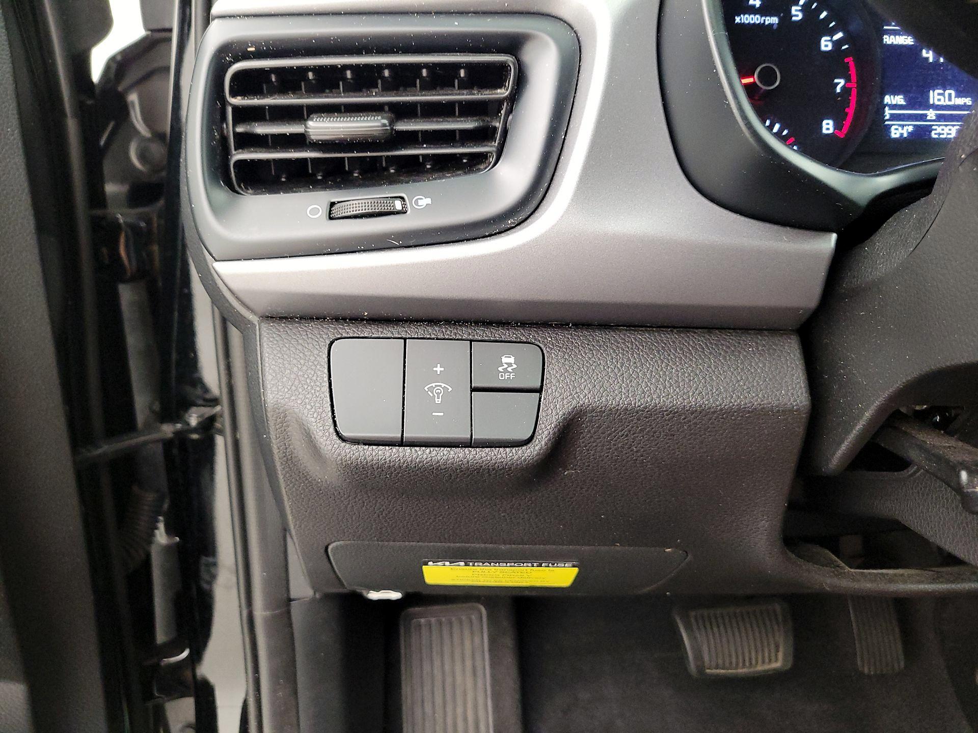 Thumbnail: 2023 Kia Rio - 13