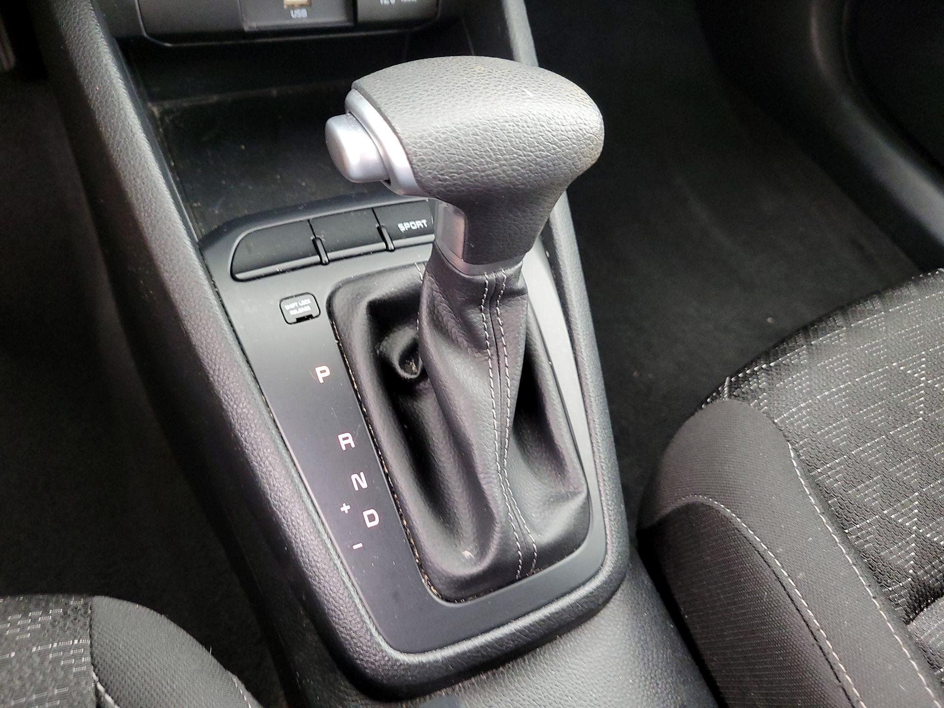 Thumbnail: 2023 Kia Rio - 17