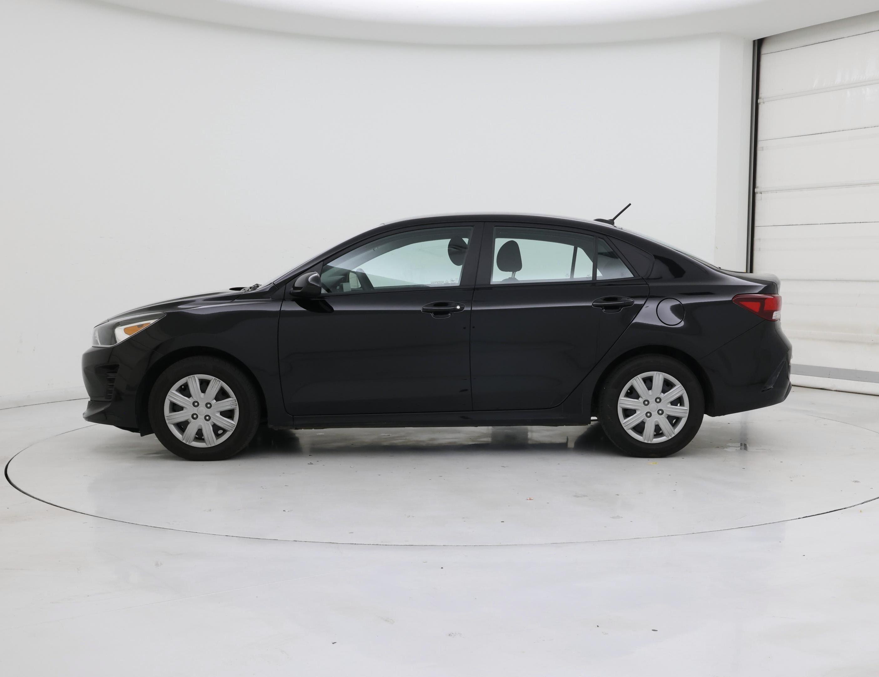 Thumbnail: 2023 Kia Rio - 3