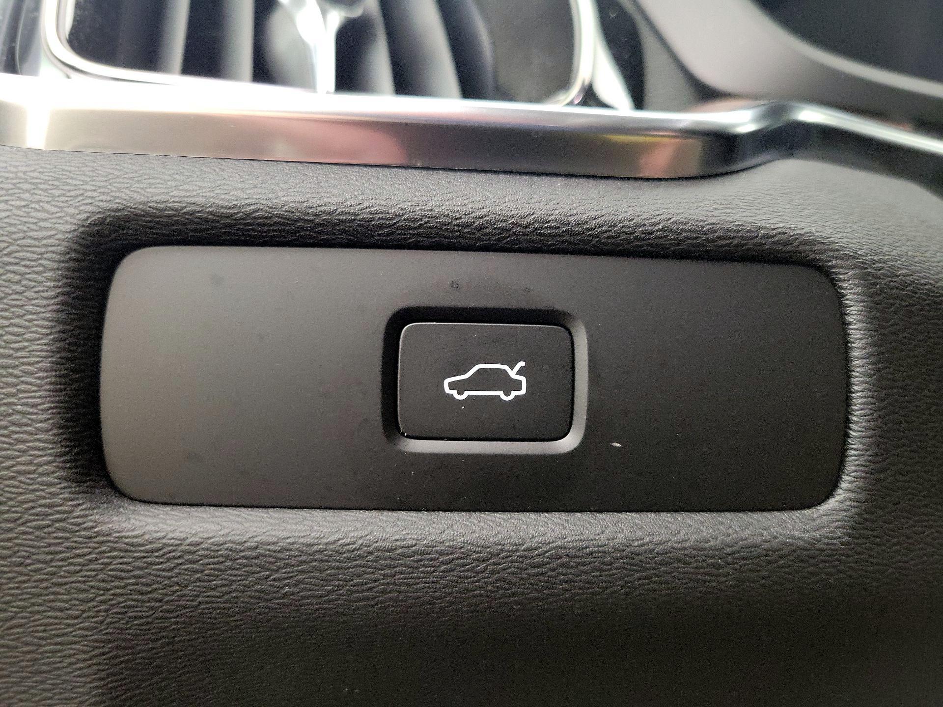 Thumbnail: 2024 Volvo S60 - 13