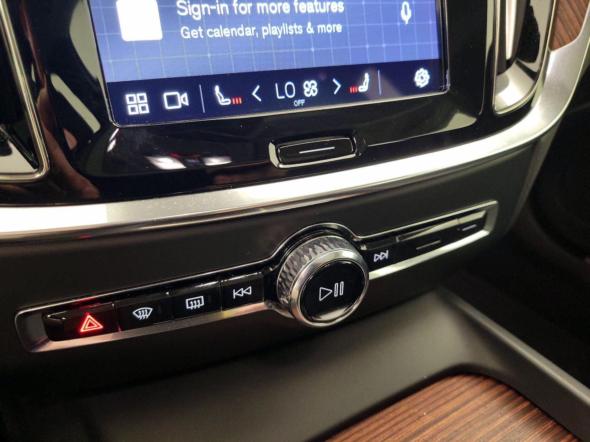 Thumbnail: 2024 Volvo S60 - 17