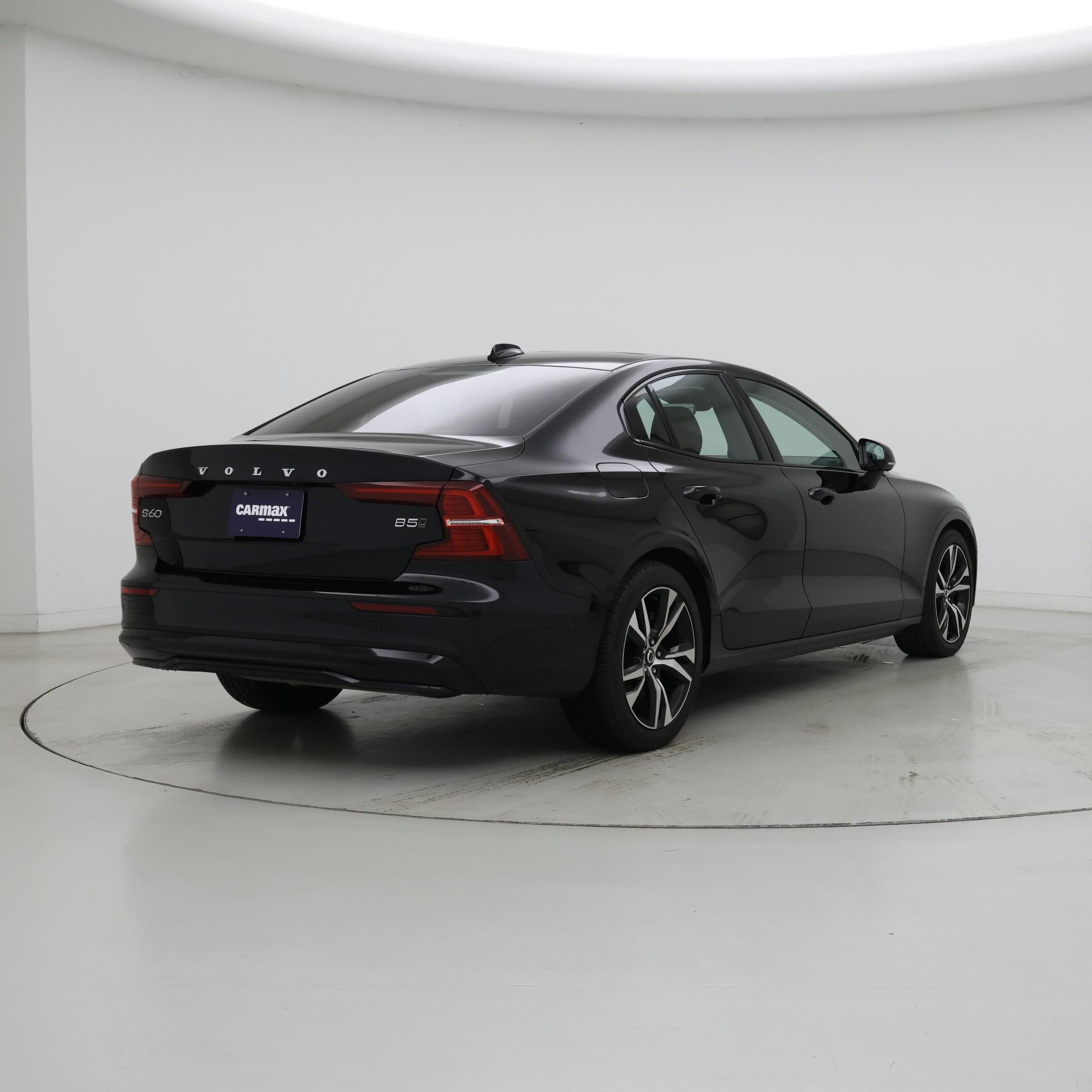 Thumbnail: 2024 Volvo S60 - 8
