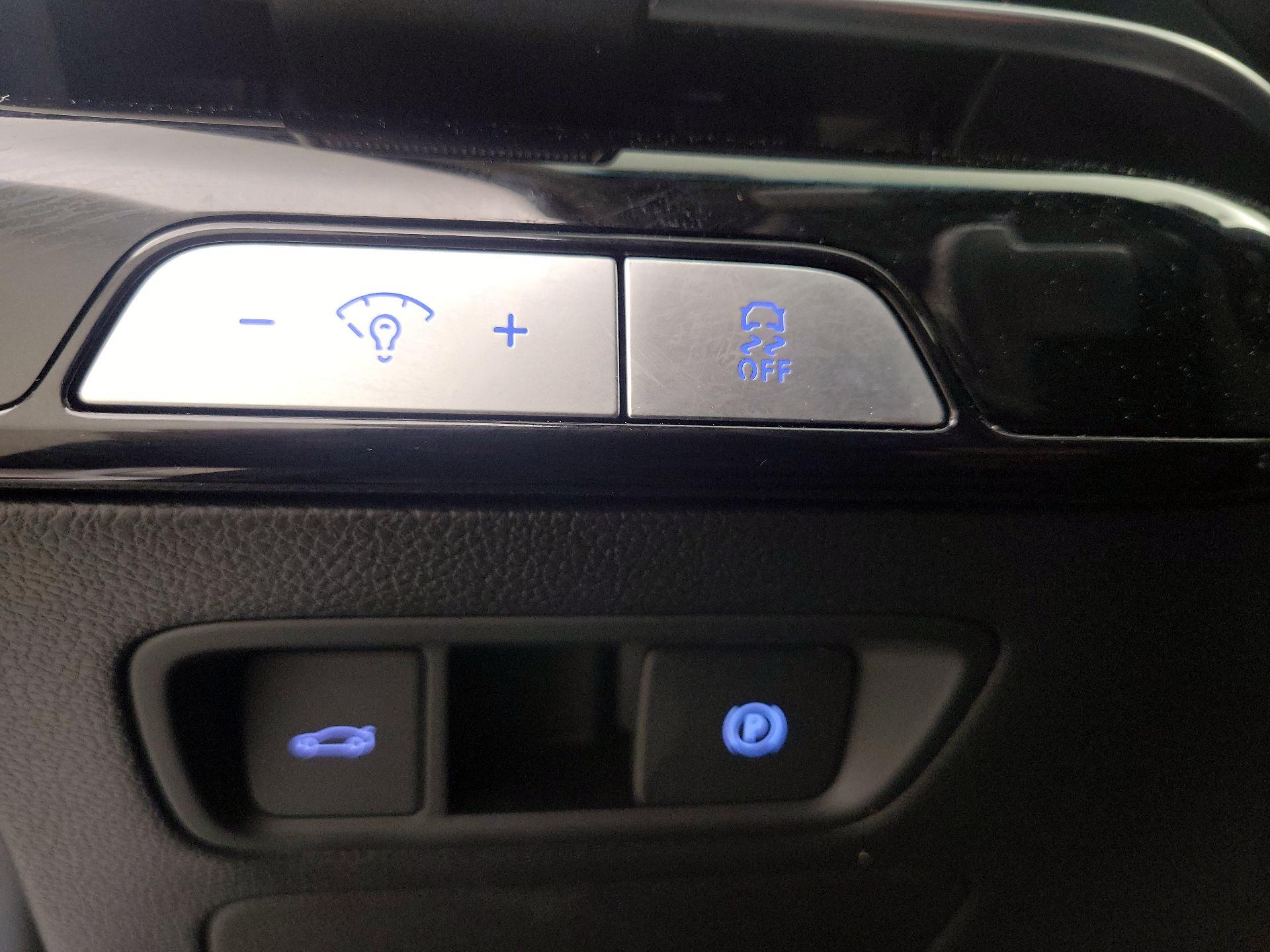 Thumbnail: 2025 Genesis G80 - 13