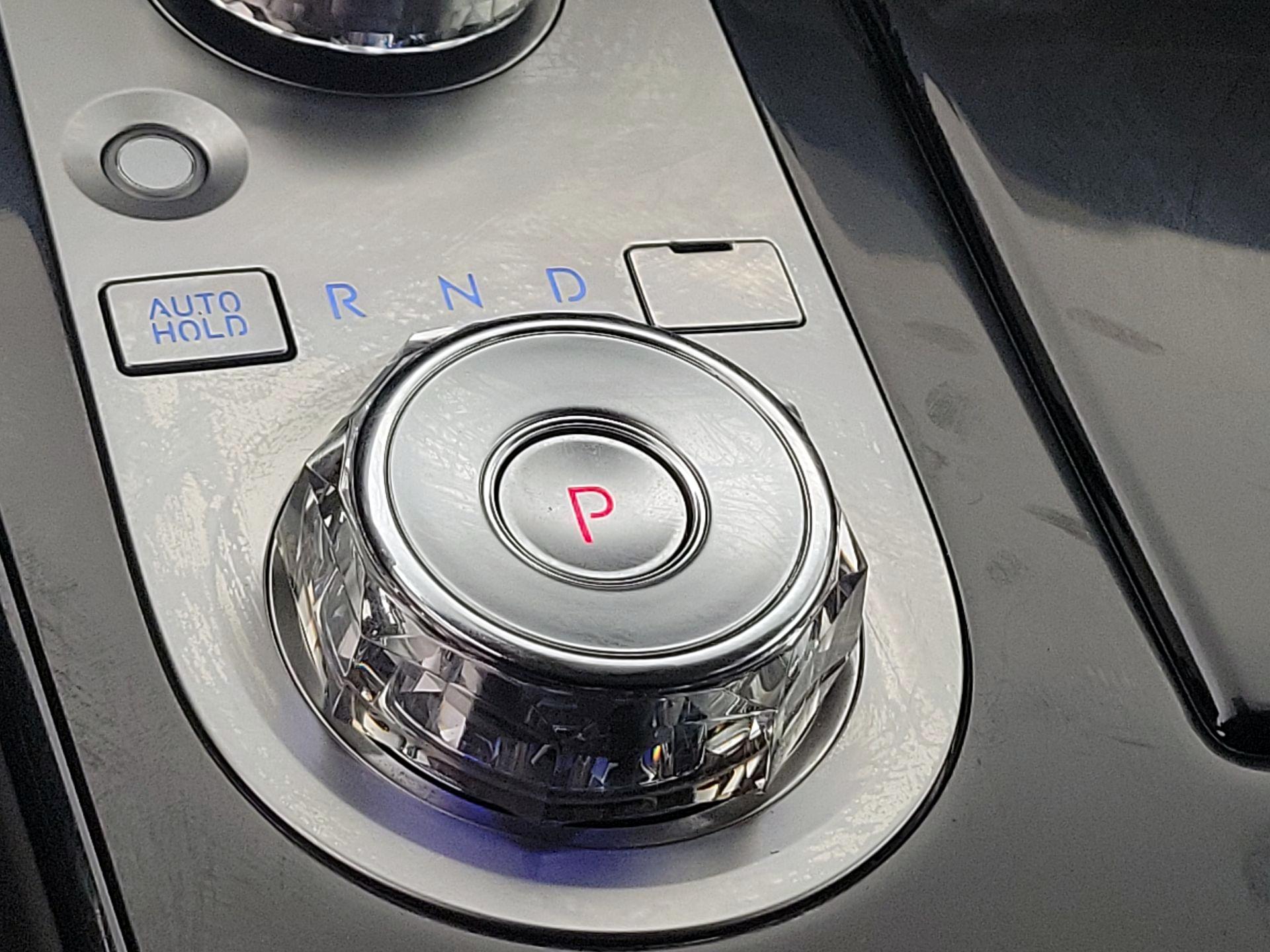 Thumbnail: 2025 Genesis G80 - 18