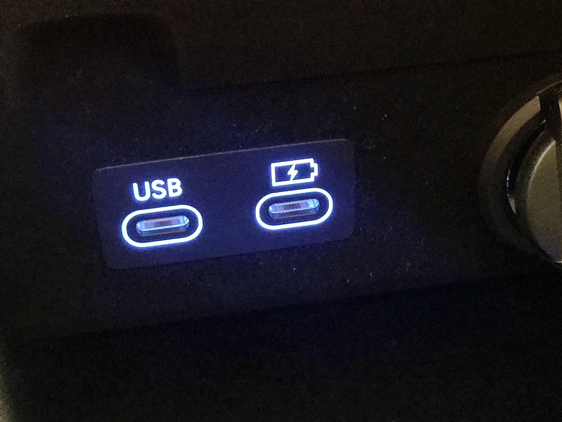 Thumbnail: 2025 Genesis G80 - 19