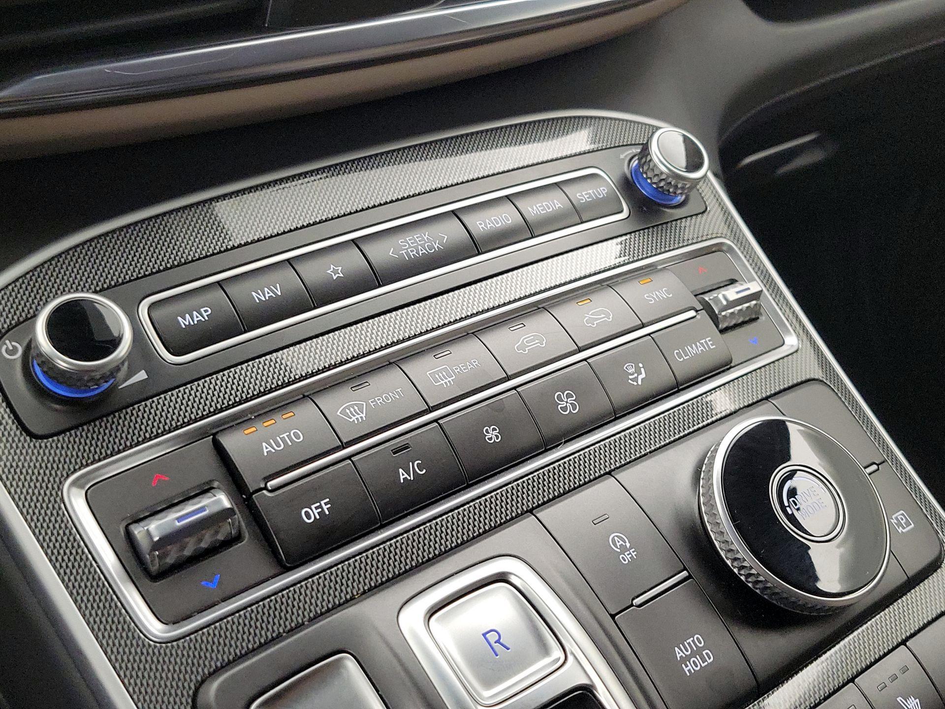 Thumbnail: 2023 Hyundai Santa Fe - 17