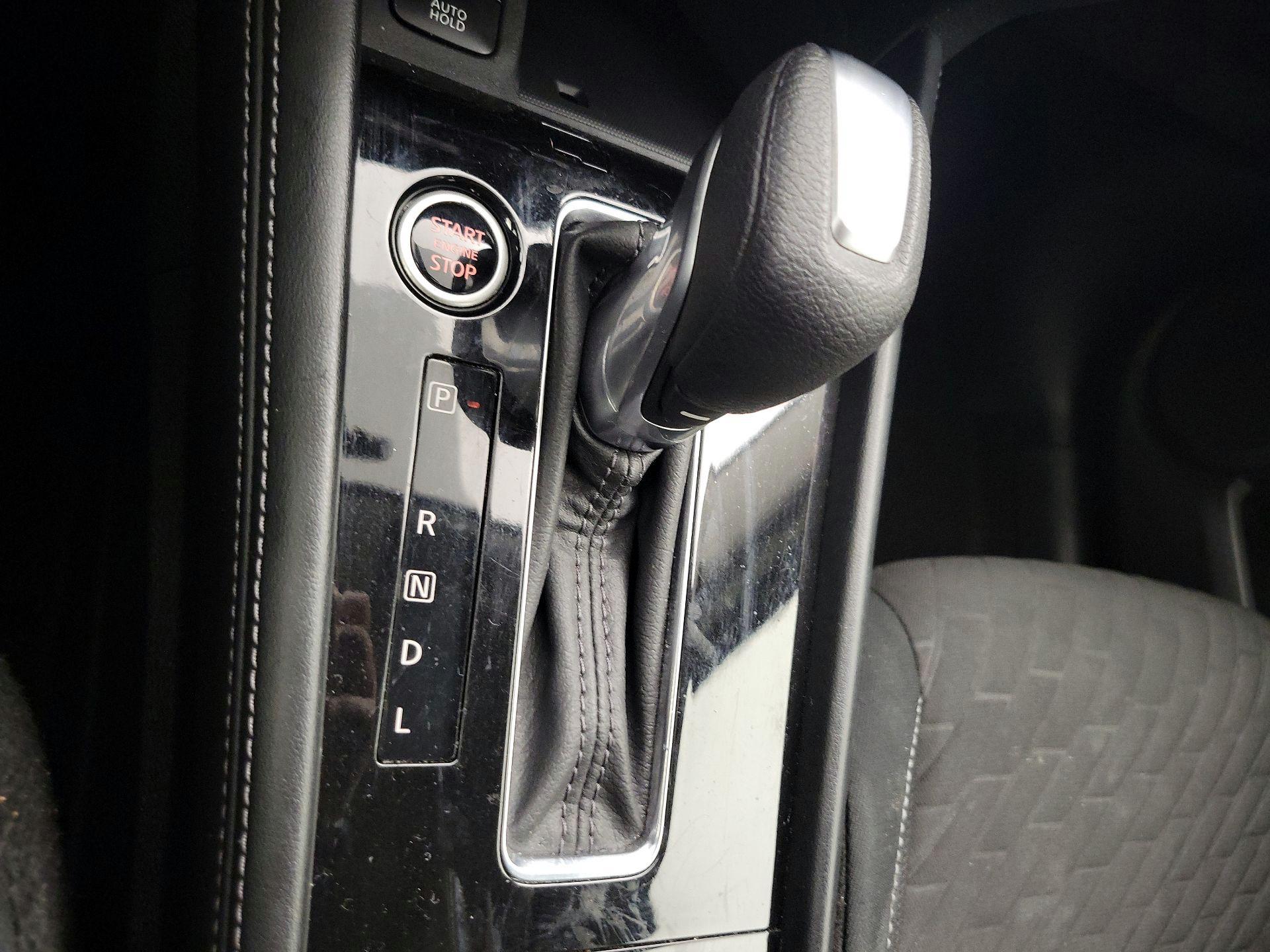 Thumbnail: 2023 Nissan Kicks - 16