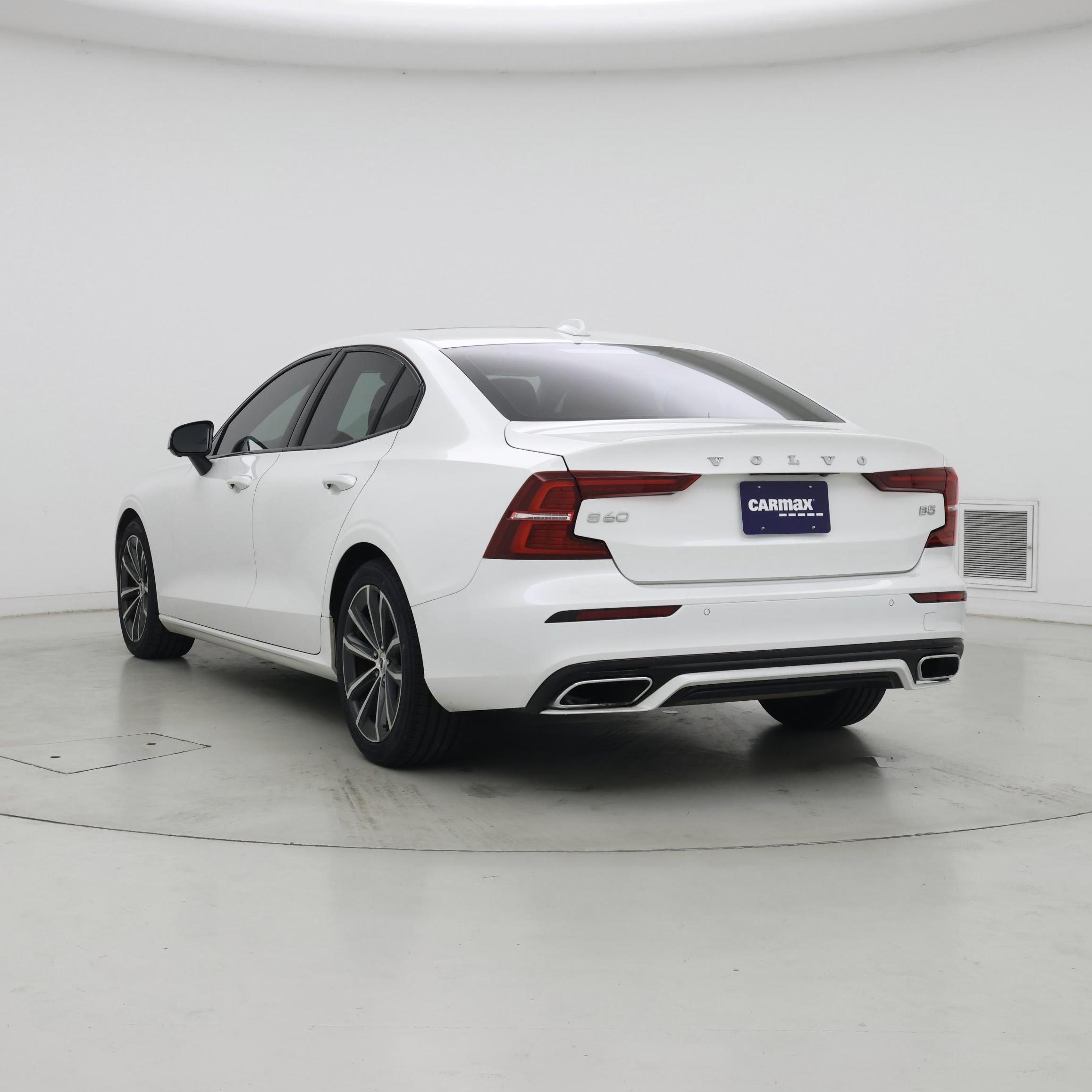 Thumbnail: 2022 Volvo S60 - 2