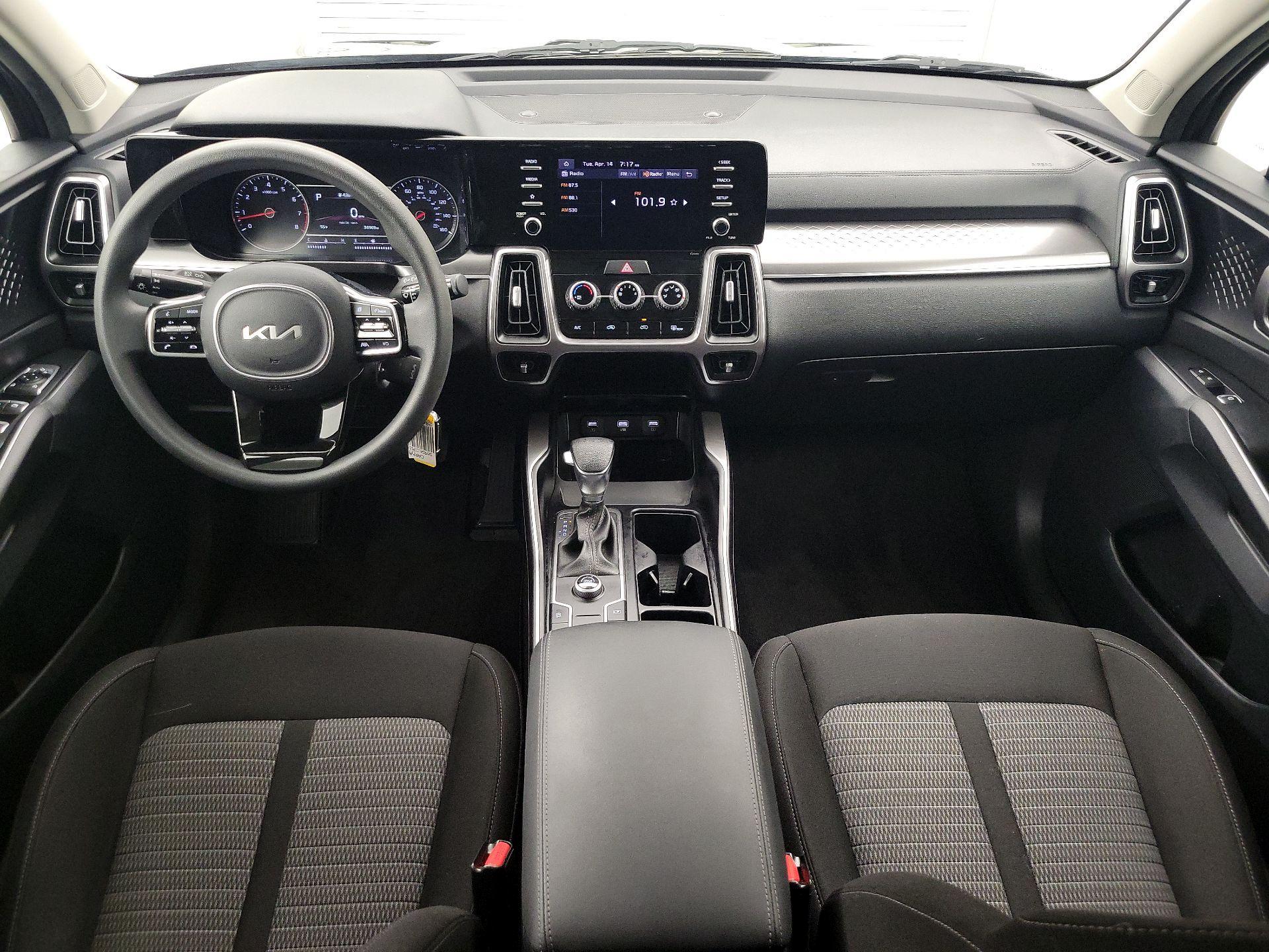 Thumbnail: 2023 Kia Sorento - 9