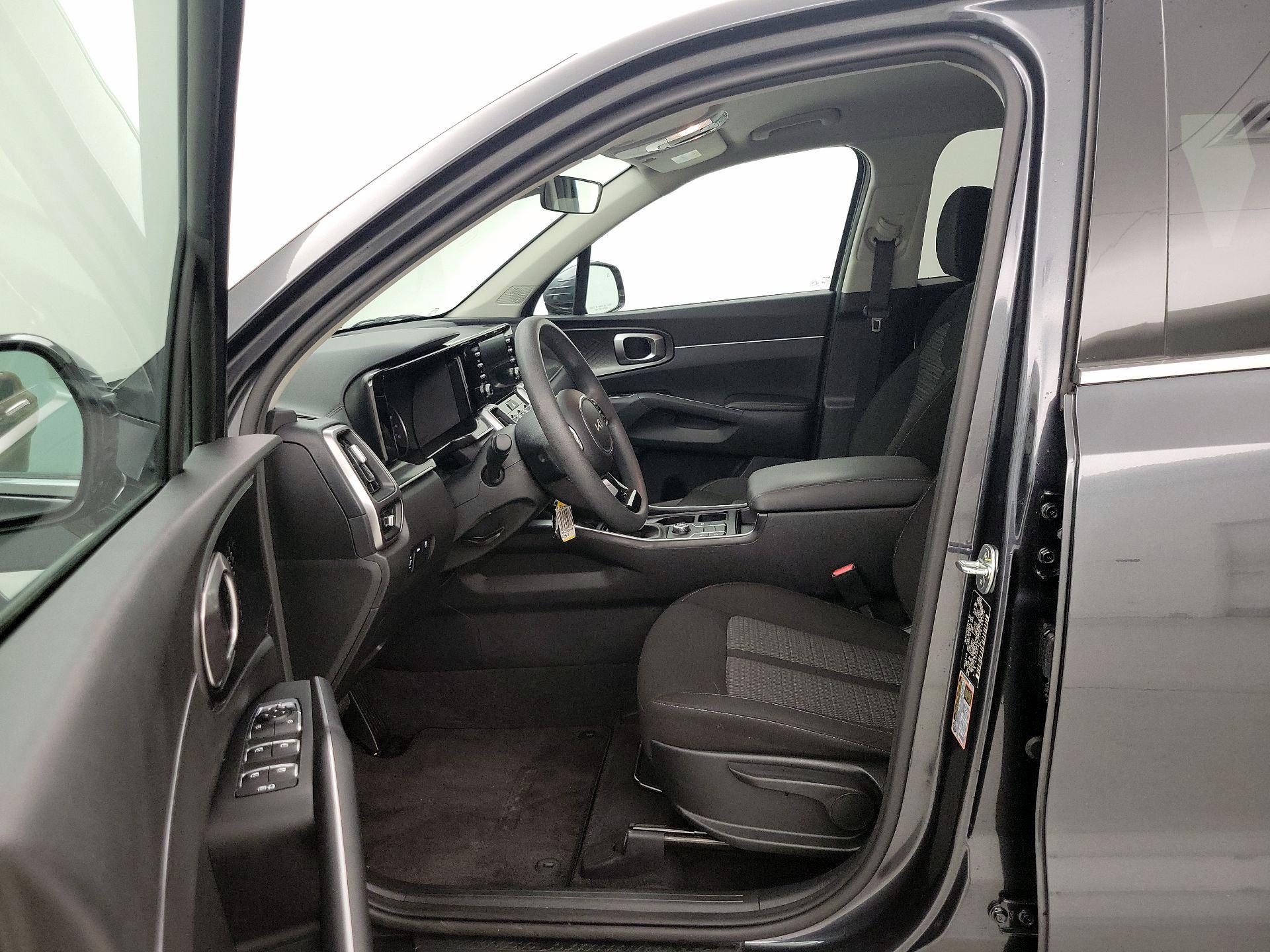 Thumbnail: 2023 Kia Sorento - 11