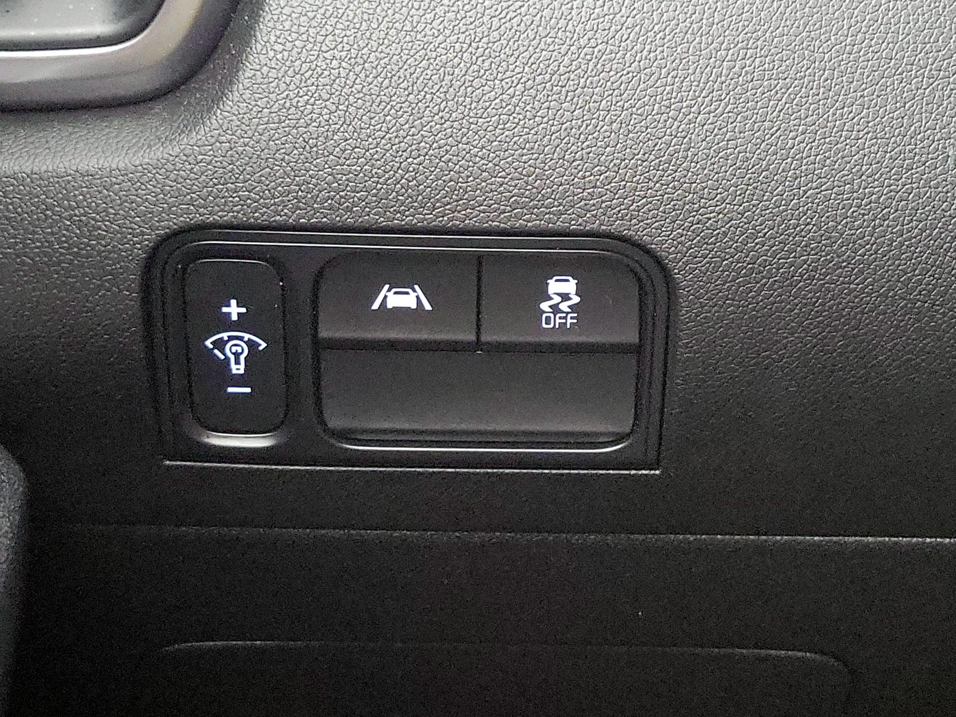 Thumbnail: 2023 Kia Sorento - 13