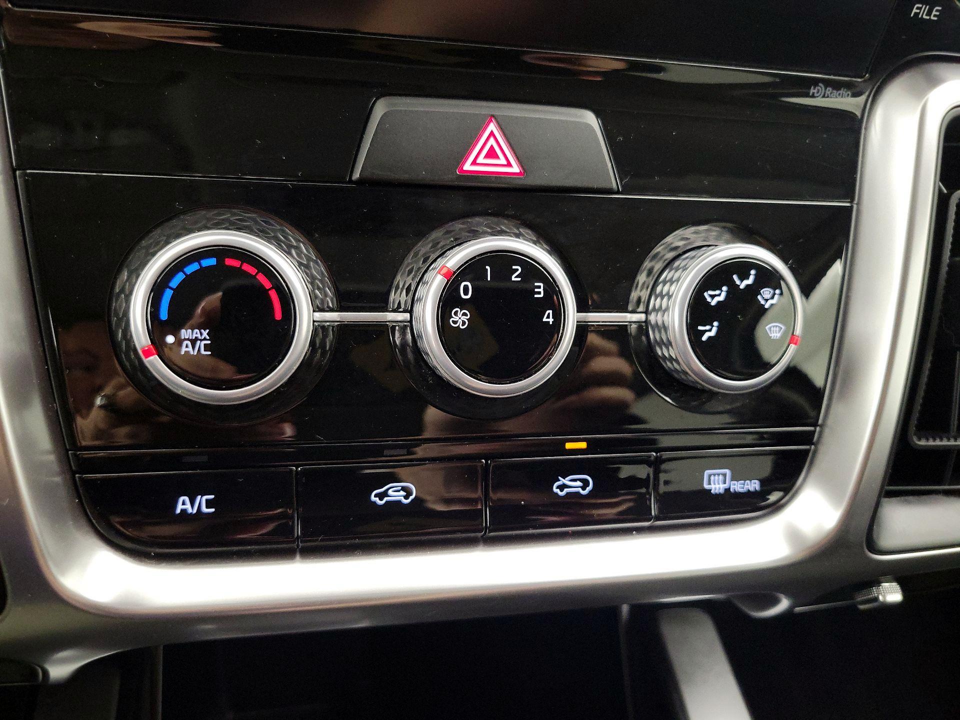 Thumbnail: 2023 Kia Sorento - 16