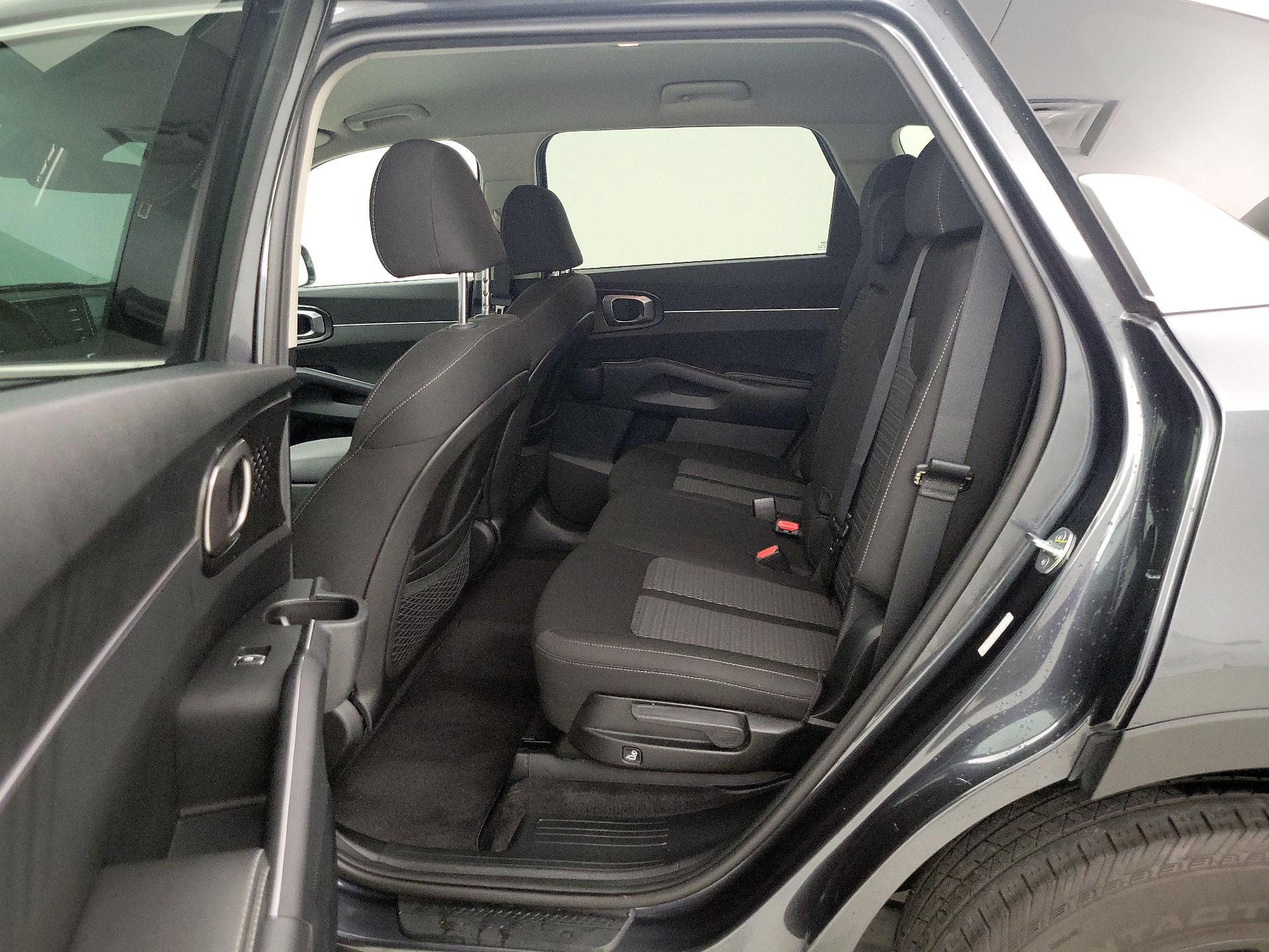 Thumbnail: 2023 Kia Sorento - 19