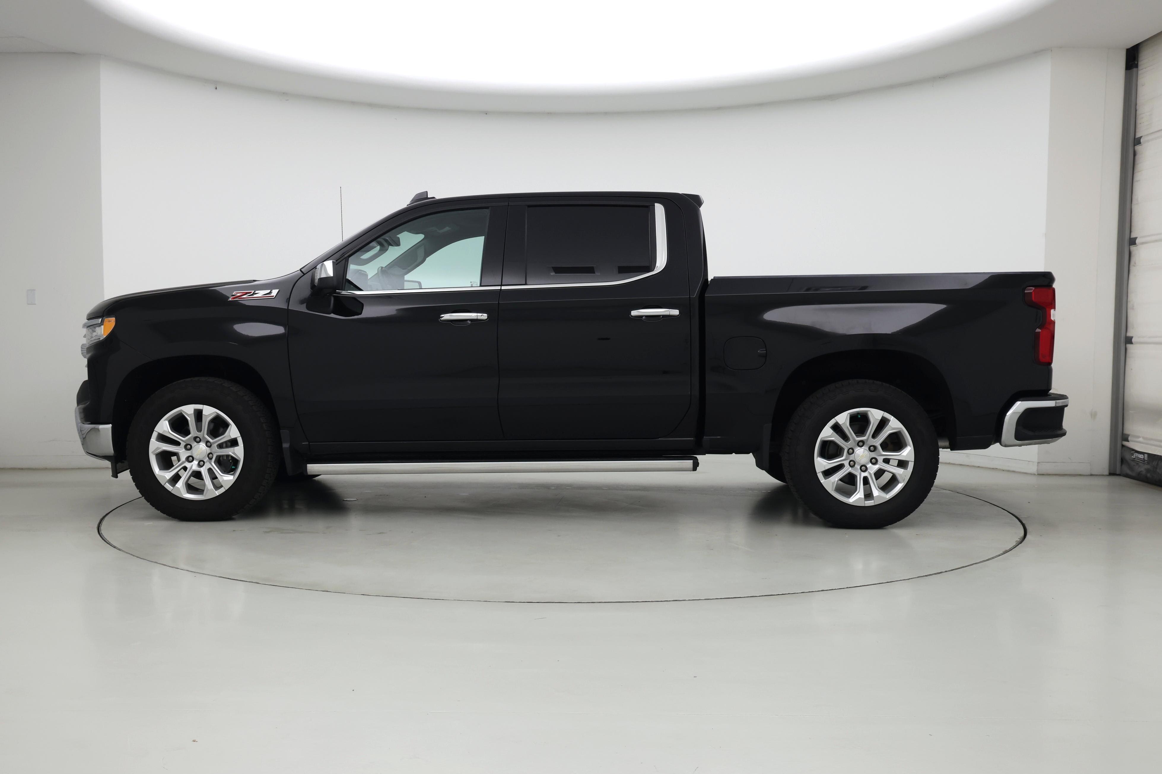 Thumbnail: 2023 Chevrolet Silverado 1500 - 3