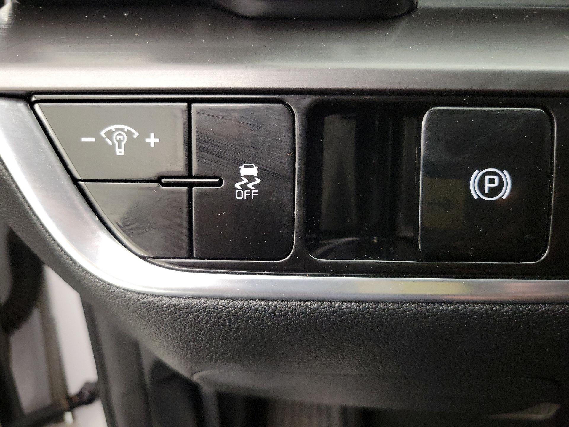 Thumbnail: 2023 Kia Sportage - 13