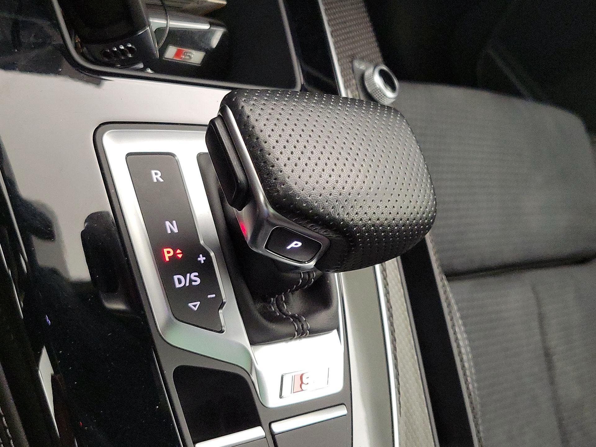 Thumbnail: 2022 Audi SQ5 - 18