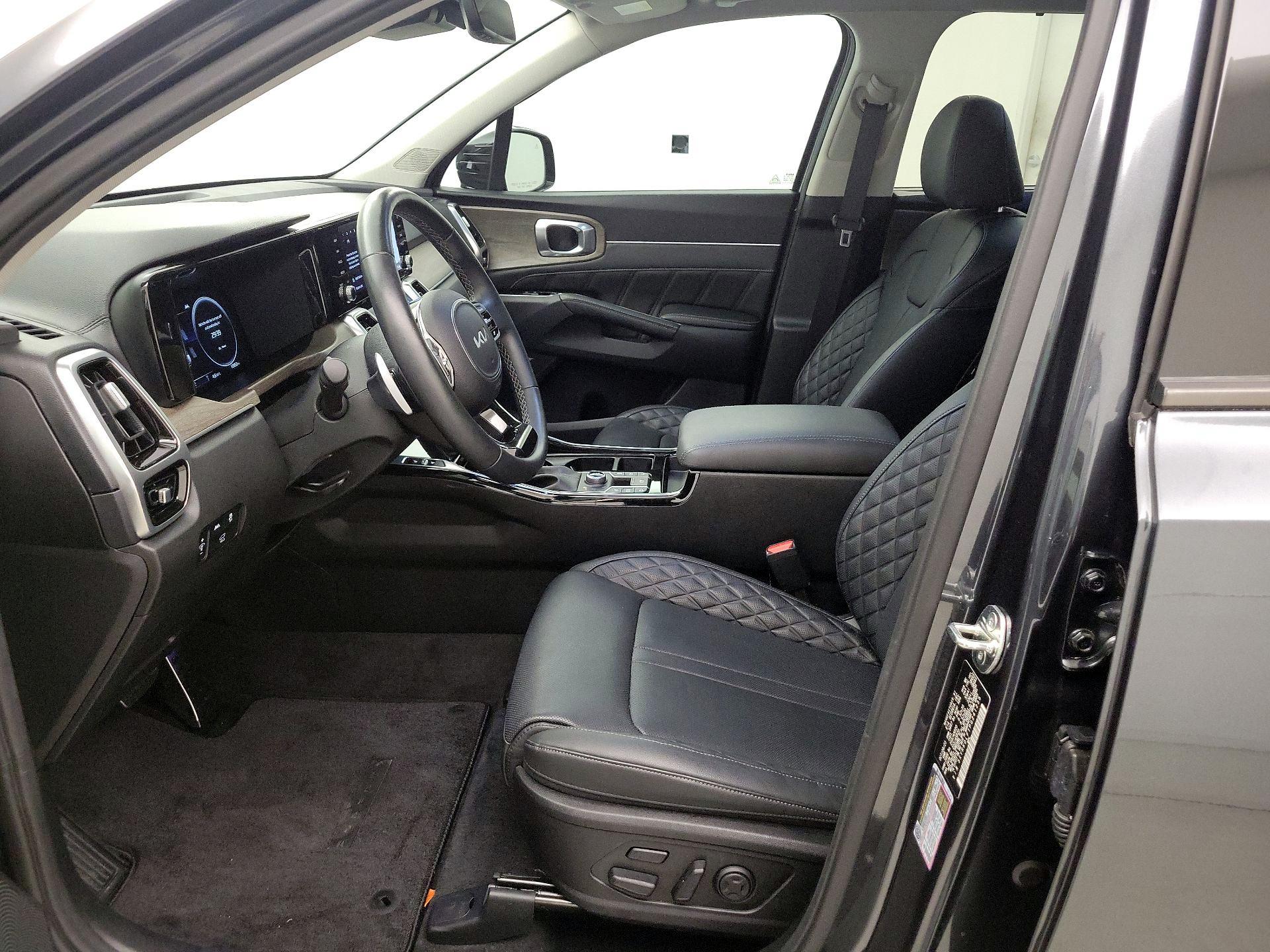 Thumbnail: 2023 Kia Sorento - 11