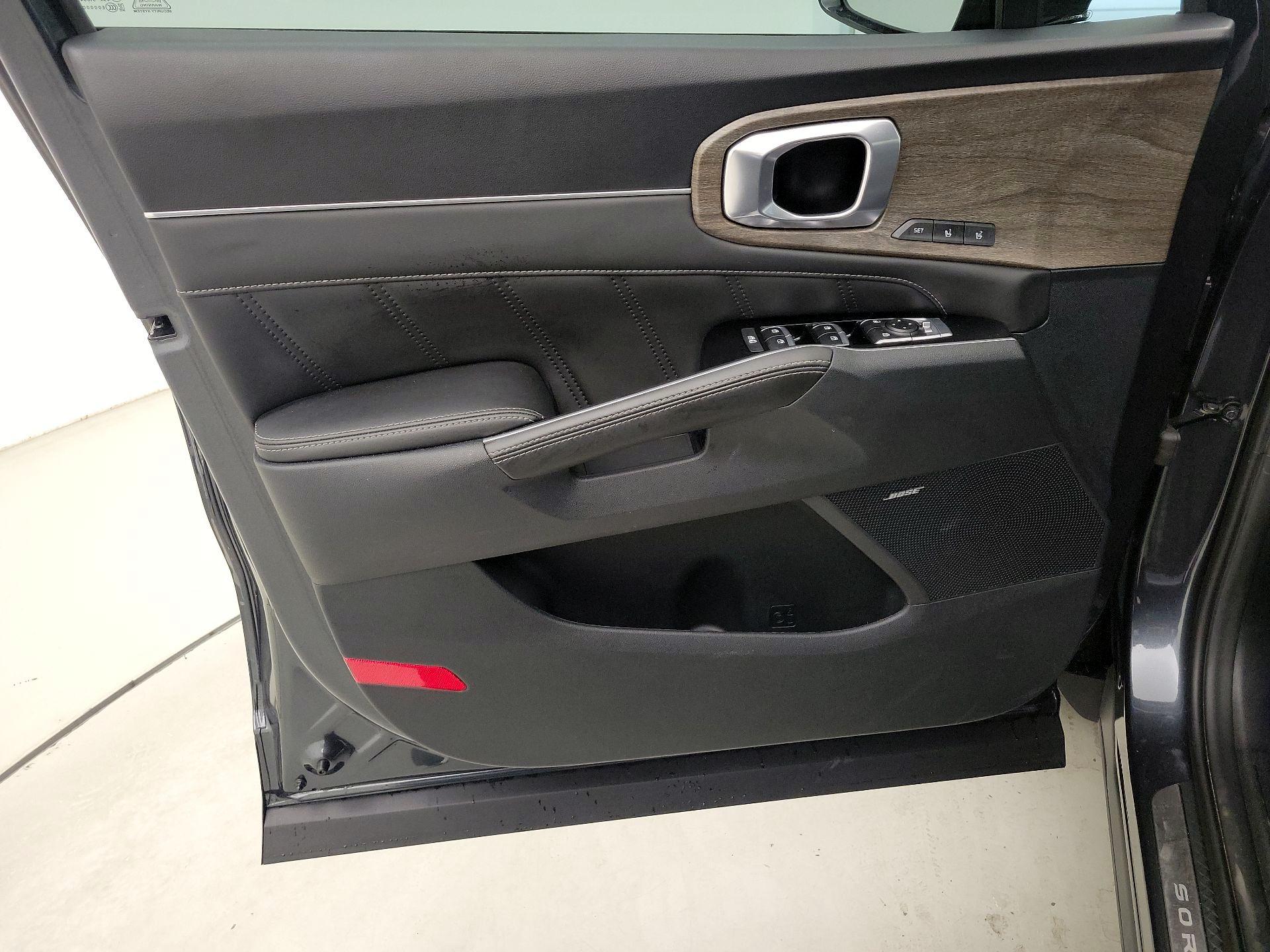 Thumbnail: 2023 Kia Sorento - 12