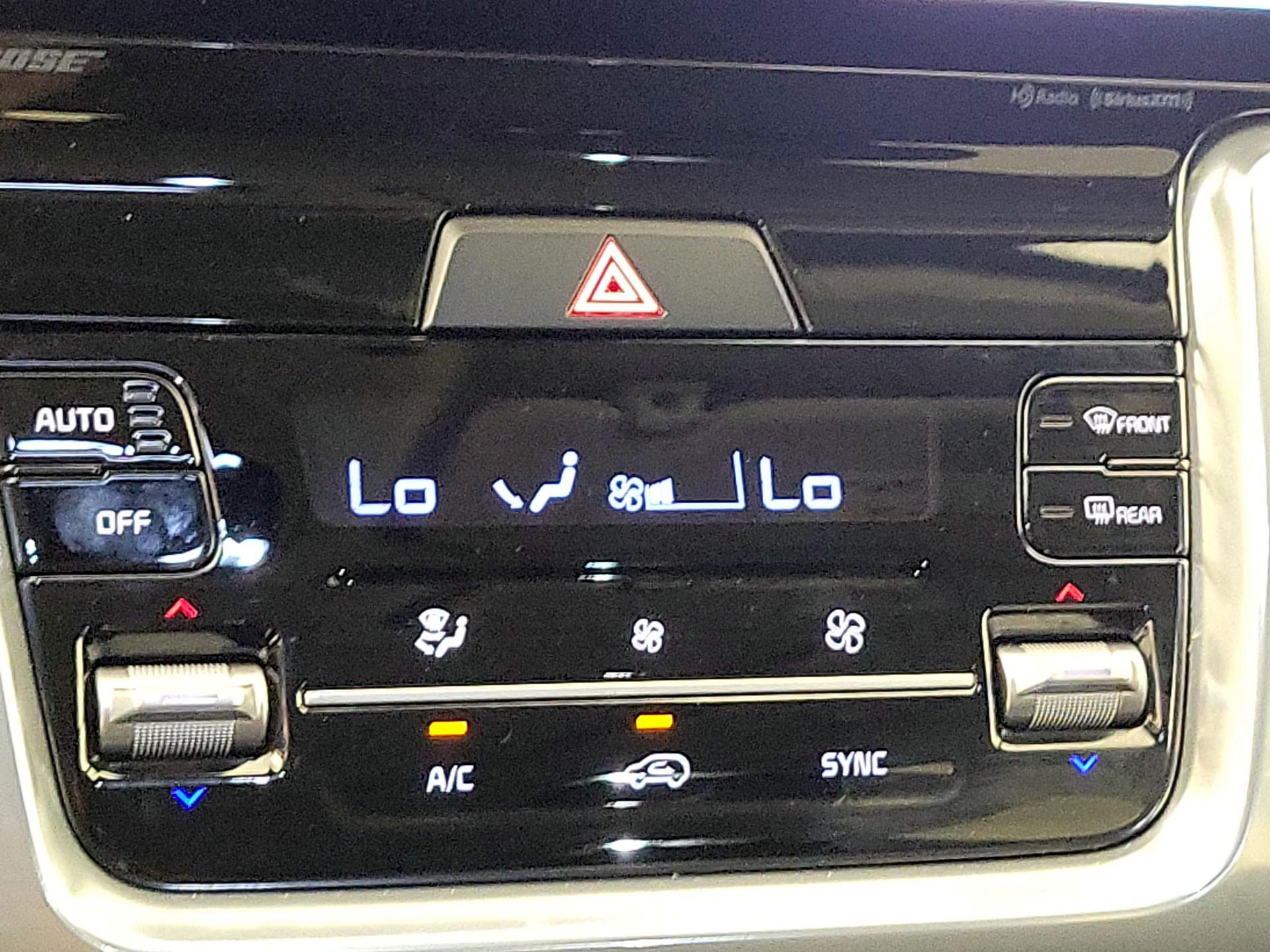 Thumbnail: 2023 Kia Sorento - 17