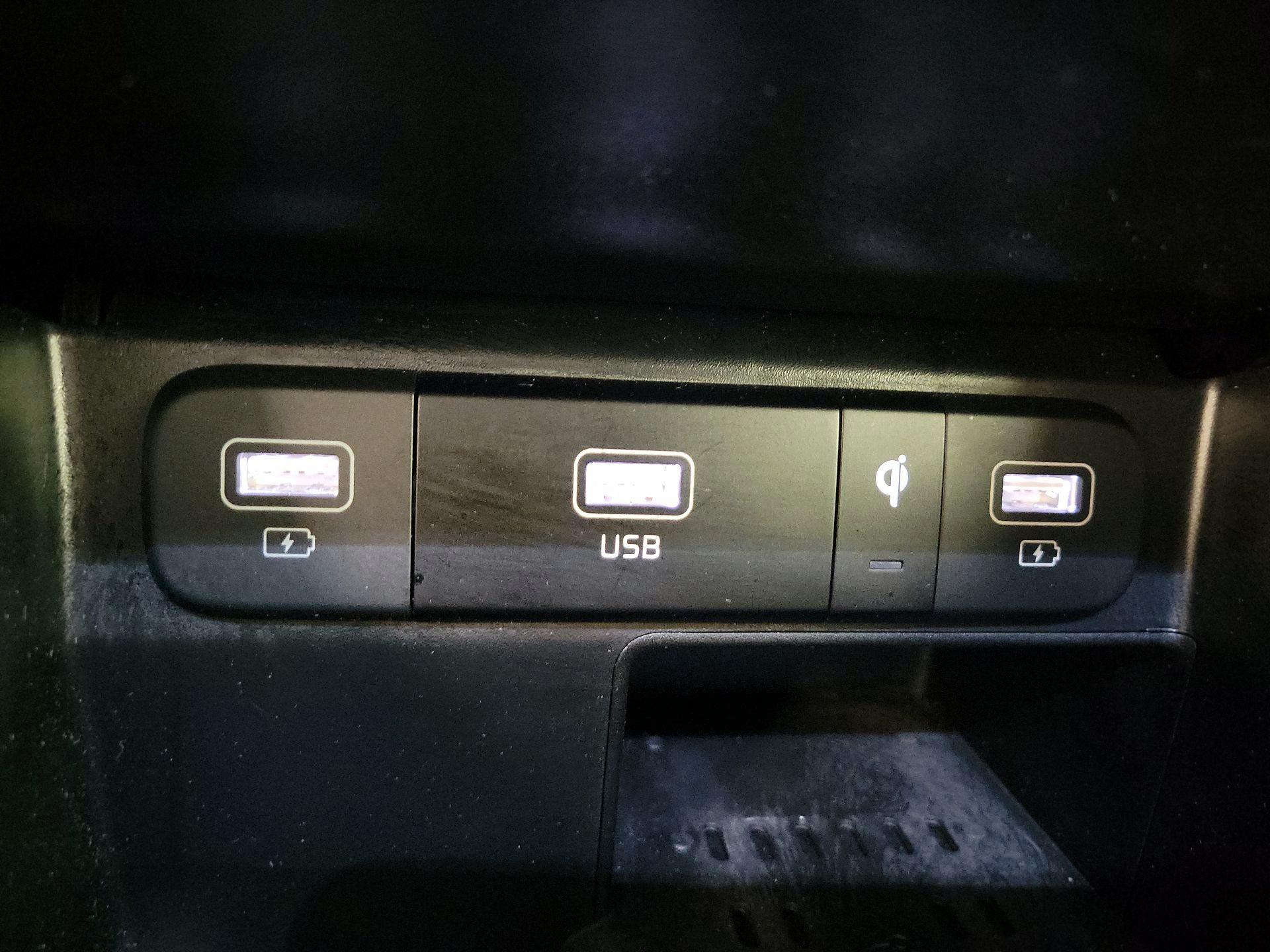 Thumbnail: 2023 Kia Sorento - 19