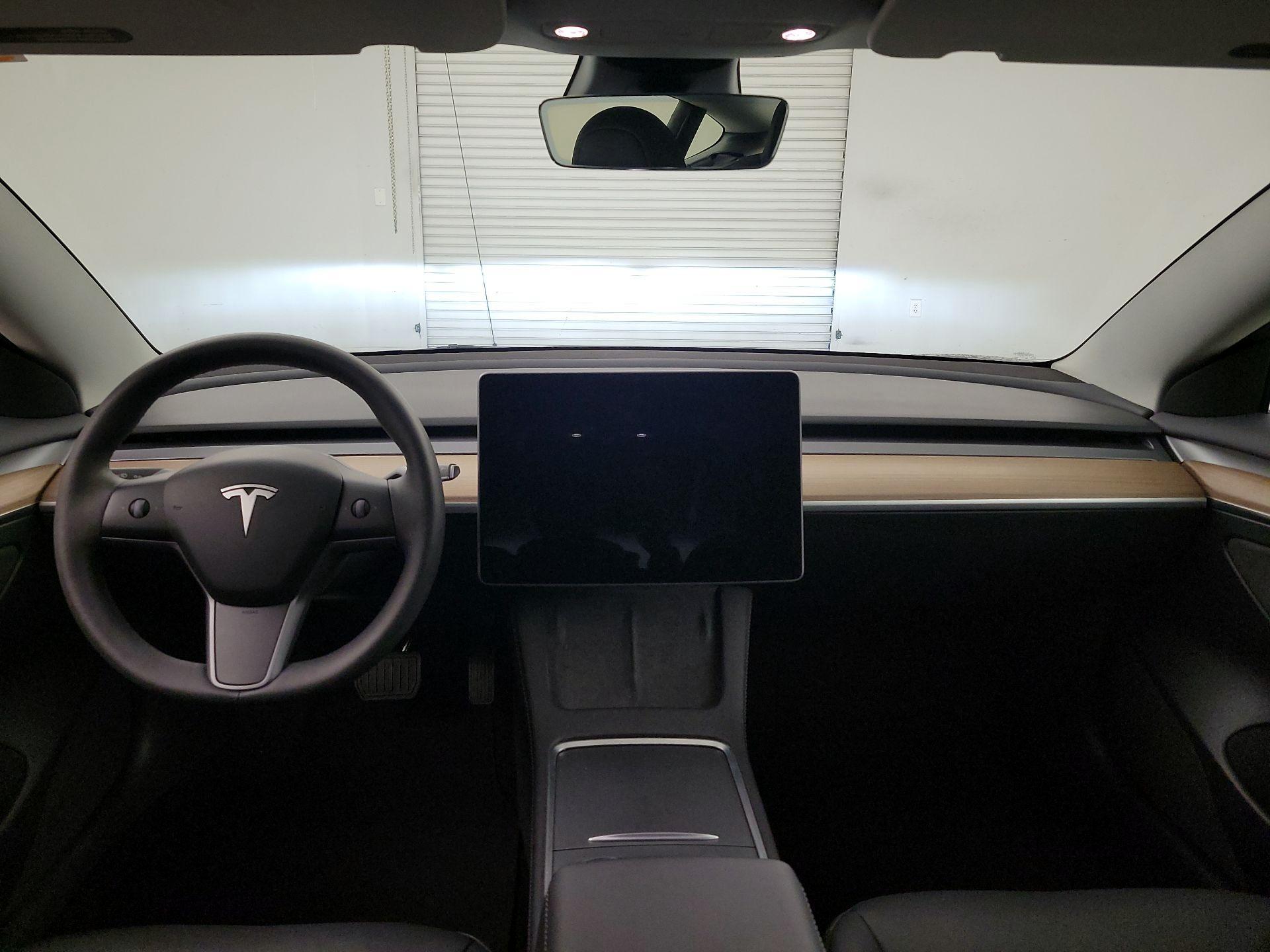 Thumbnail: 2023 Tesla Model 3 - 9