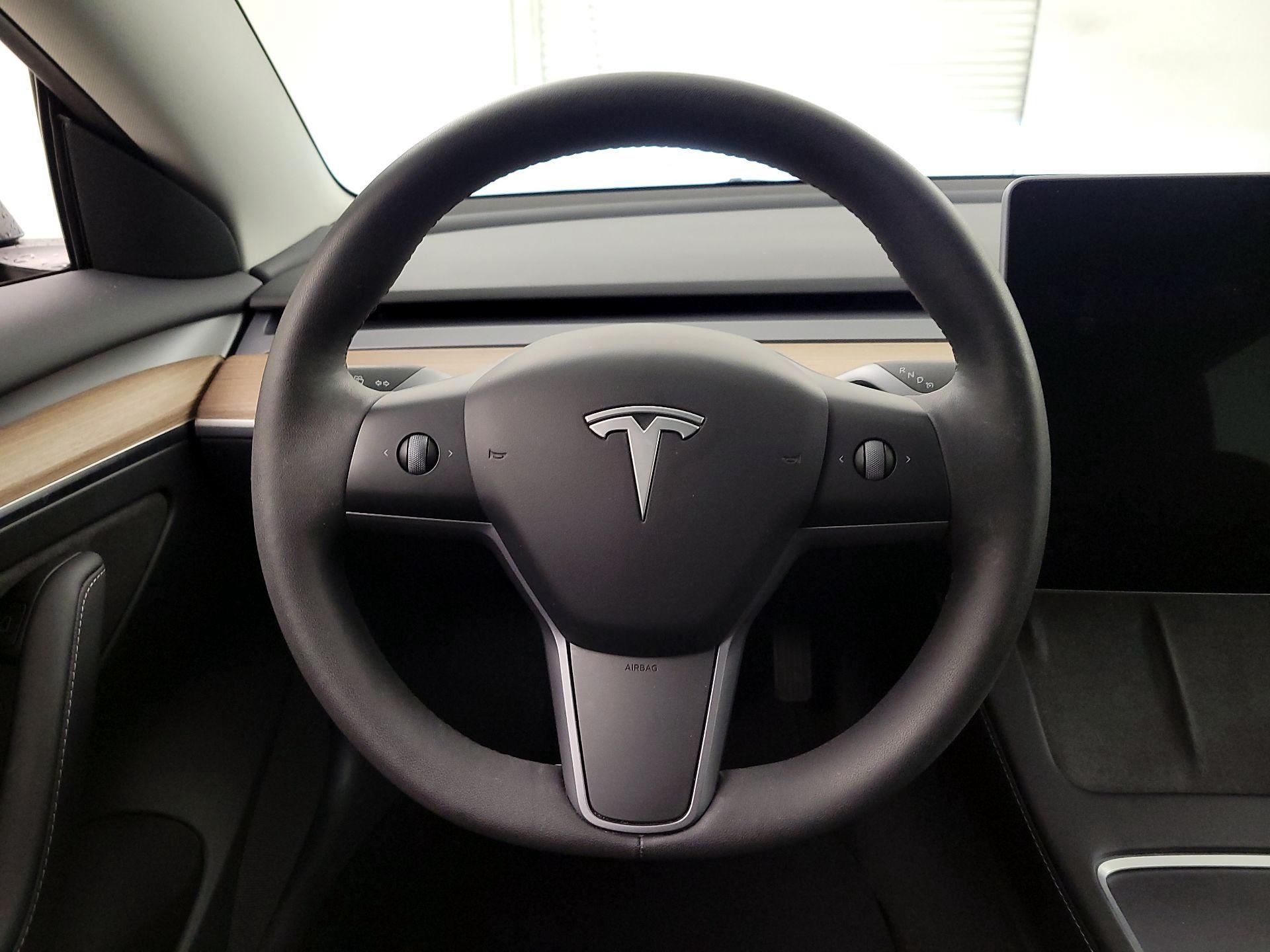 Thumbnail: 2023 Tesla Model 3 - 10