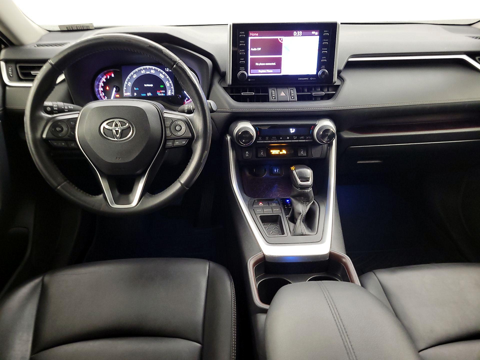 Thumbnail: 2019 Toyota RAV4 - 9