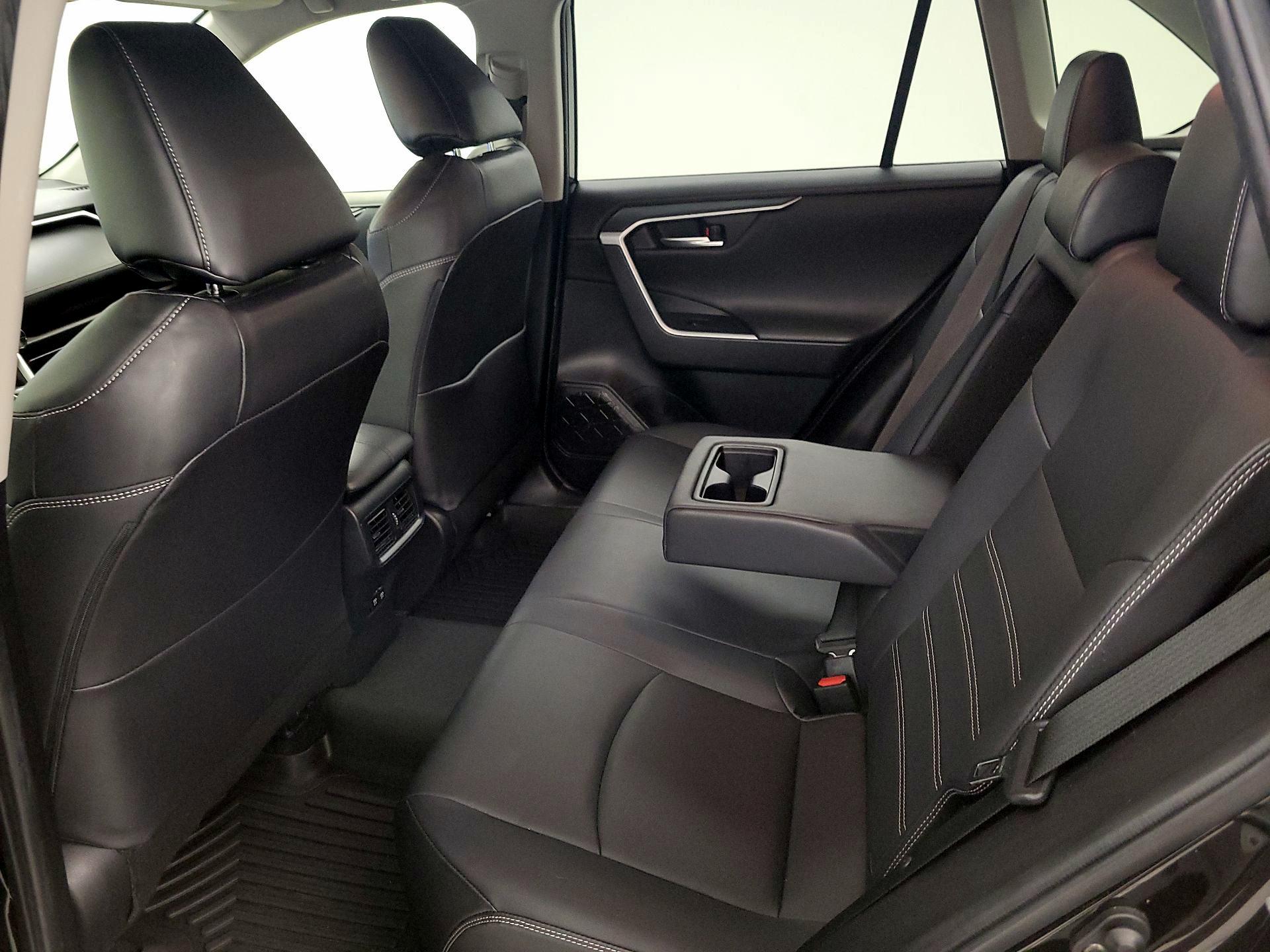 Thumbnail: 2019 Toyota RAV4 - 20