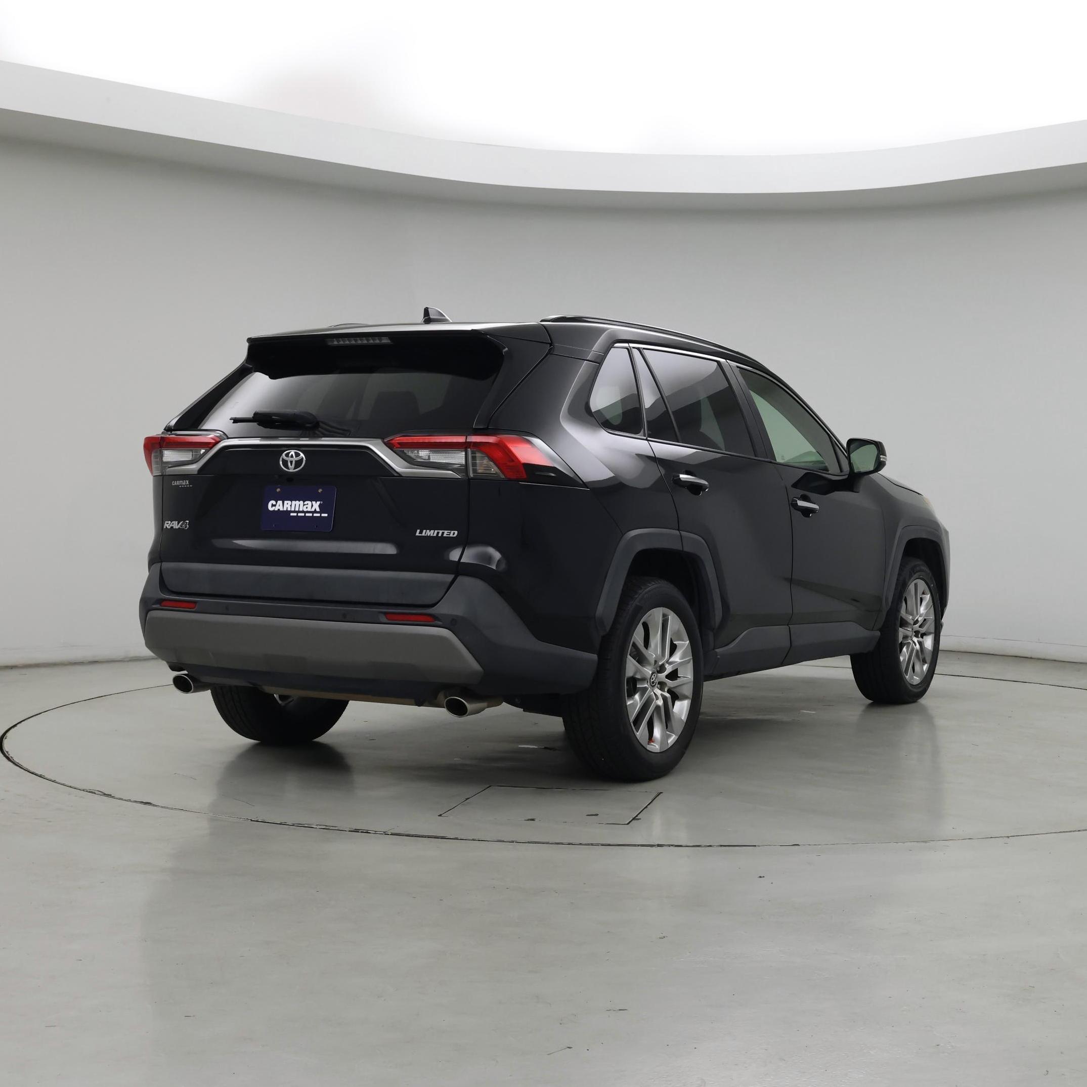 Thumbnail: 2019 Toyota RAV4 - 8