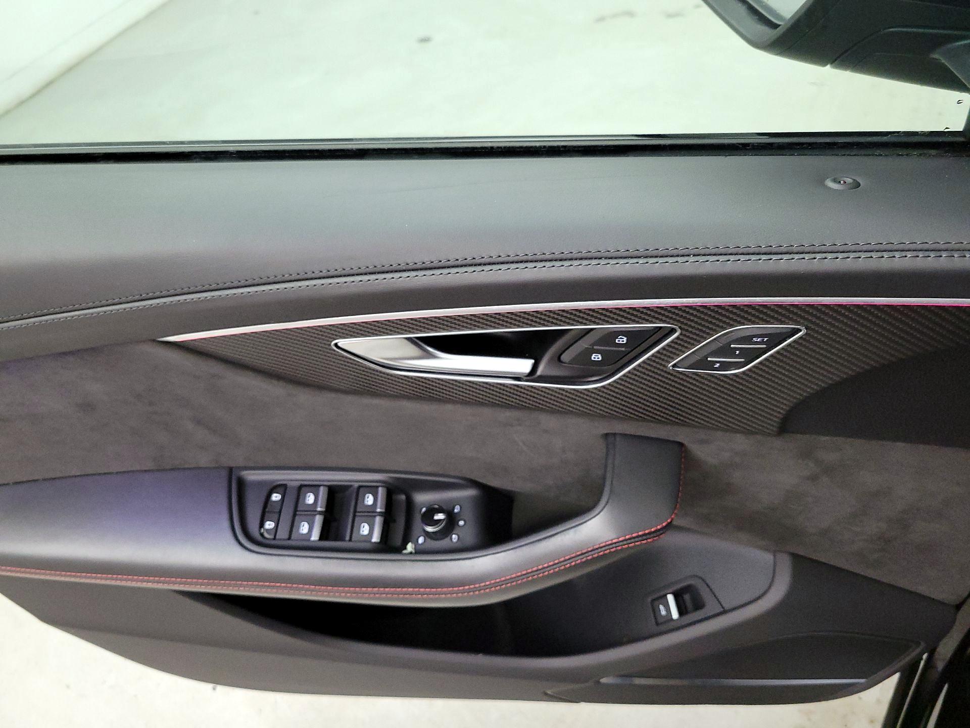 Thumbnail: 2021 Audi RS Q8 - 12