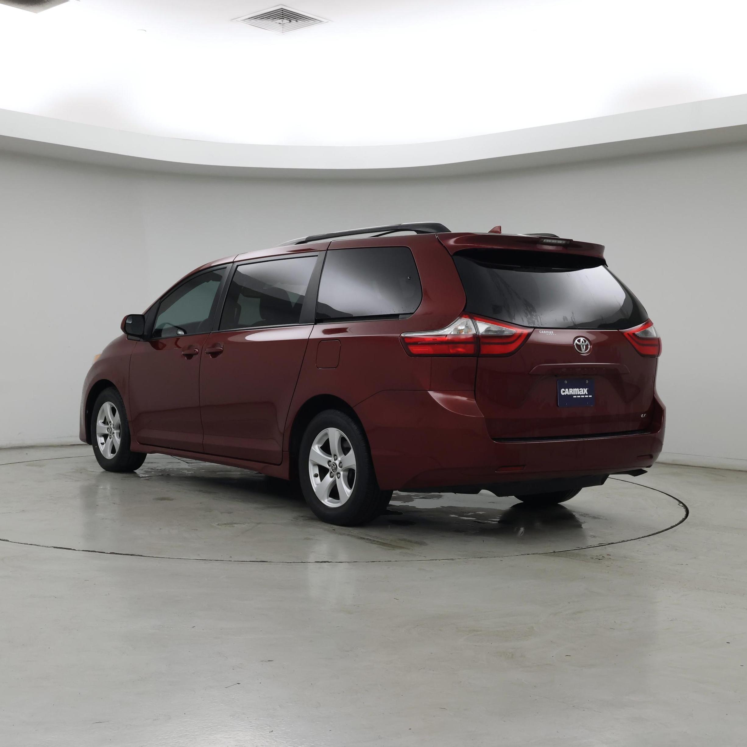 Thumbnail: 2020 Toyota Sienna - 2