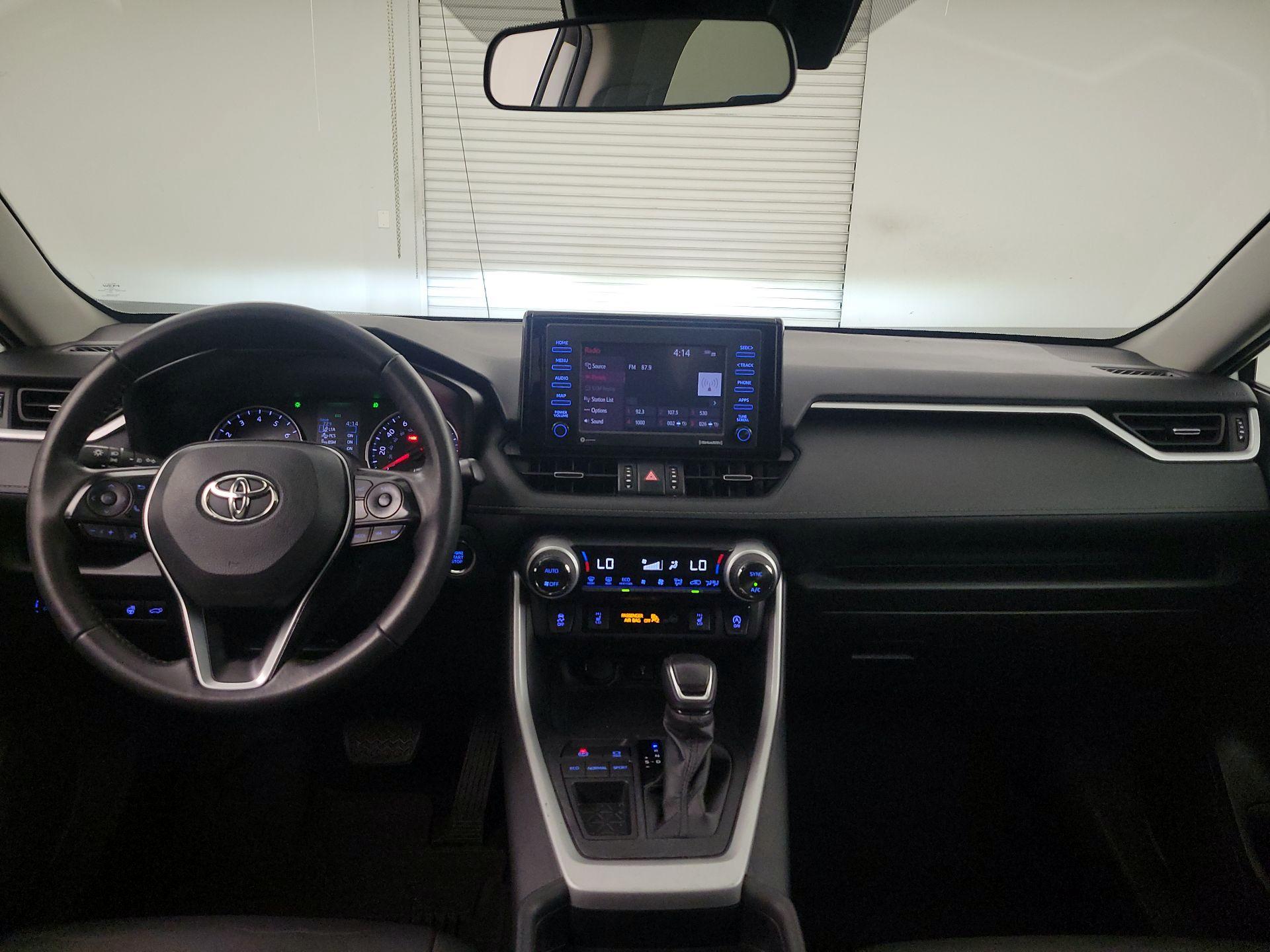 Thumbnail: 2021 Toyota RAV4 - 9