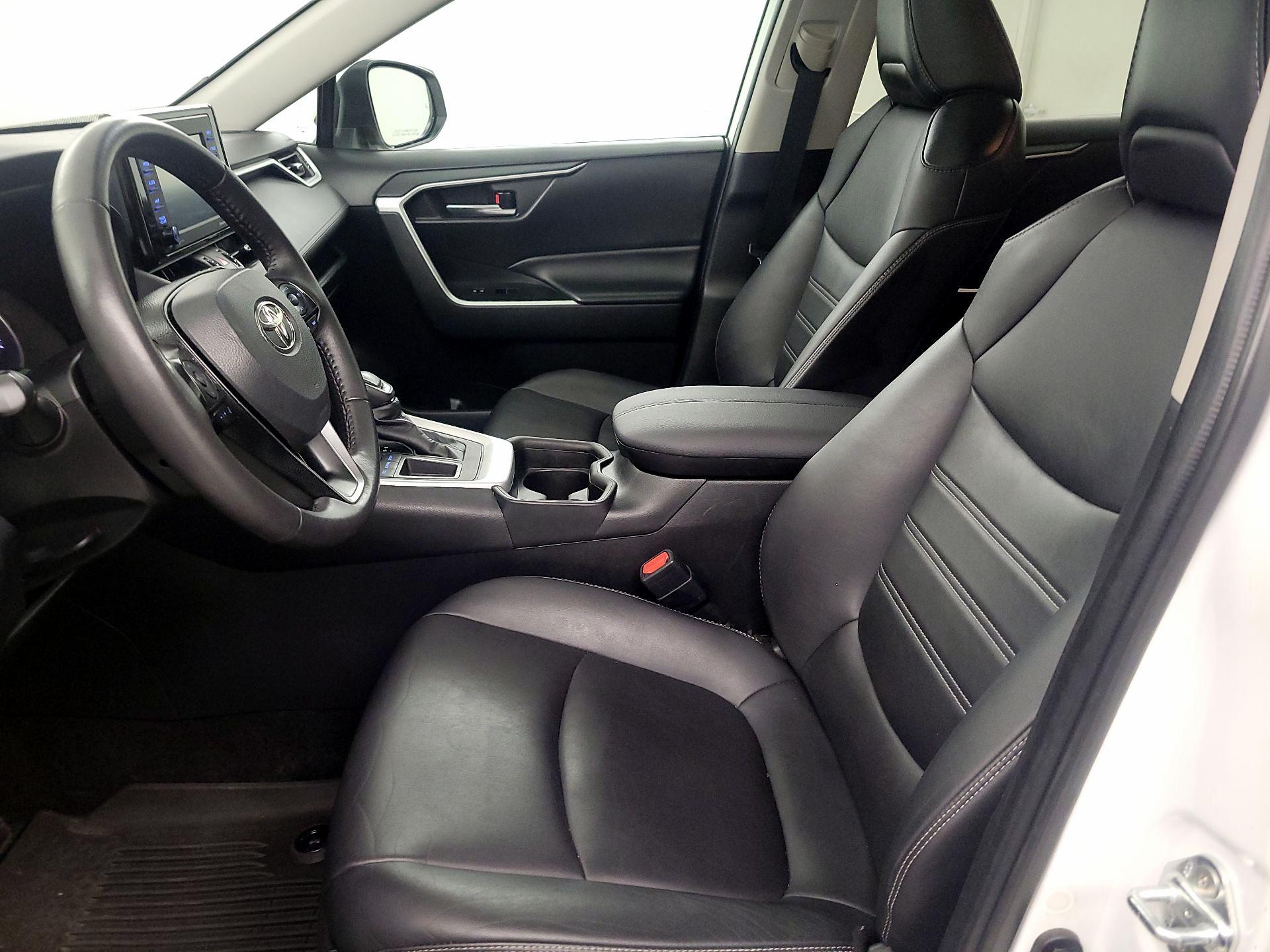 Thumbnail: 2021 Toyota RAV4 - 11