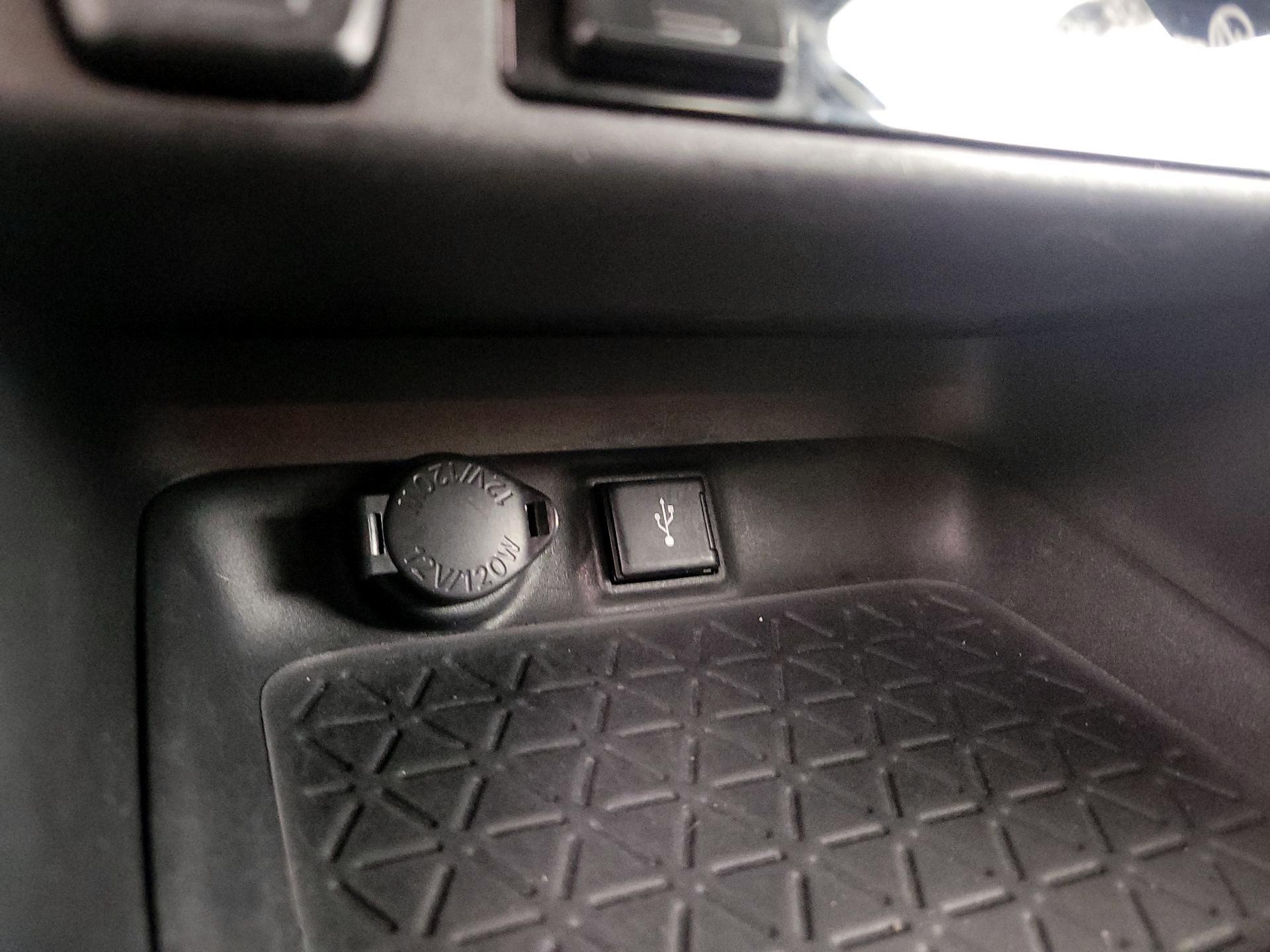 Thumbnail: 2021 Toyota RAV4 - 18